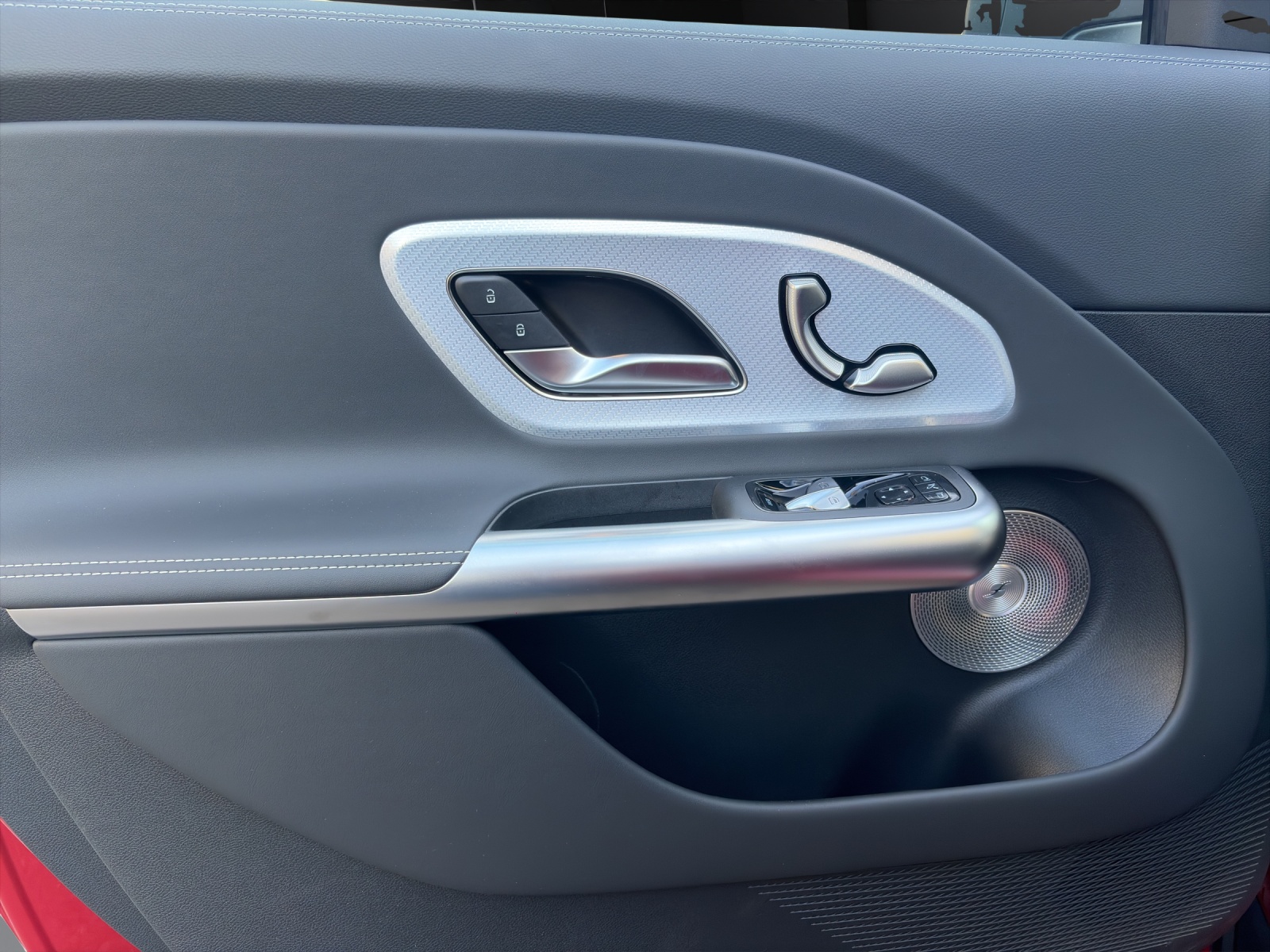 MERCEDES-BENZ GLB 220 4Matic 8G-Tronic-image-7