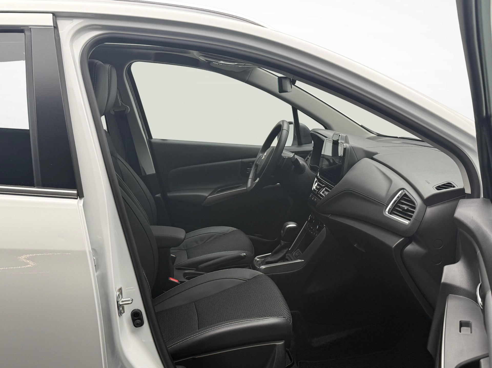 SUZUKI S-Cross 1.5 Compact Top Hybrid 4x4-image-9