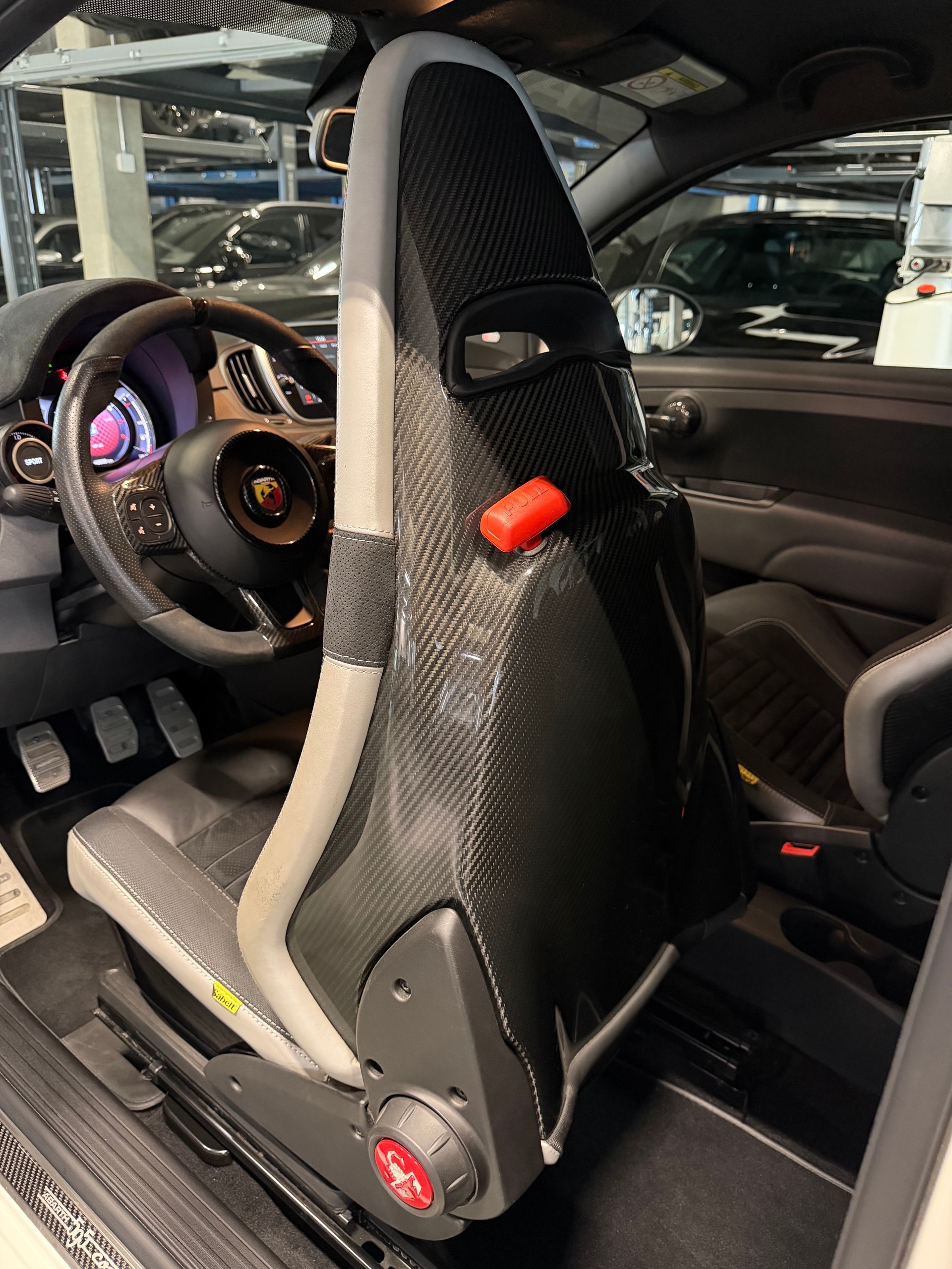 FIAT 595 1.4 16V Turbo Abarth Competition *Carbon seats Sabelt*-image-9