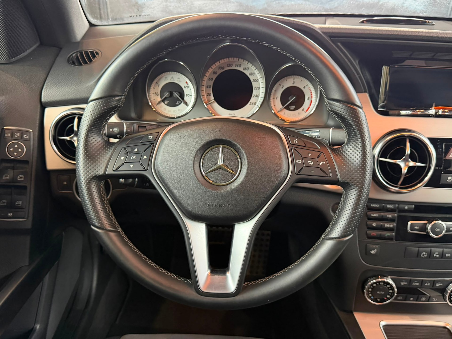 MERCEDES-BENZ GLK 220 BlueTEC Swiss Star Ed. 4Matic 7G-Tronic-image-13