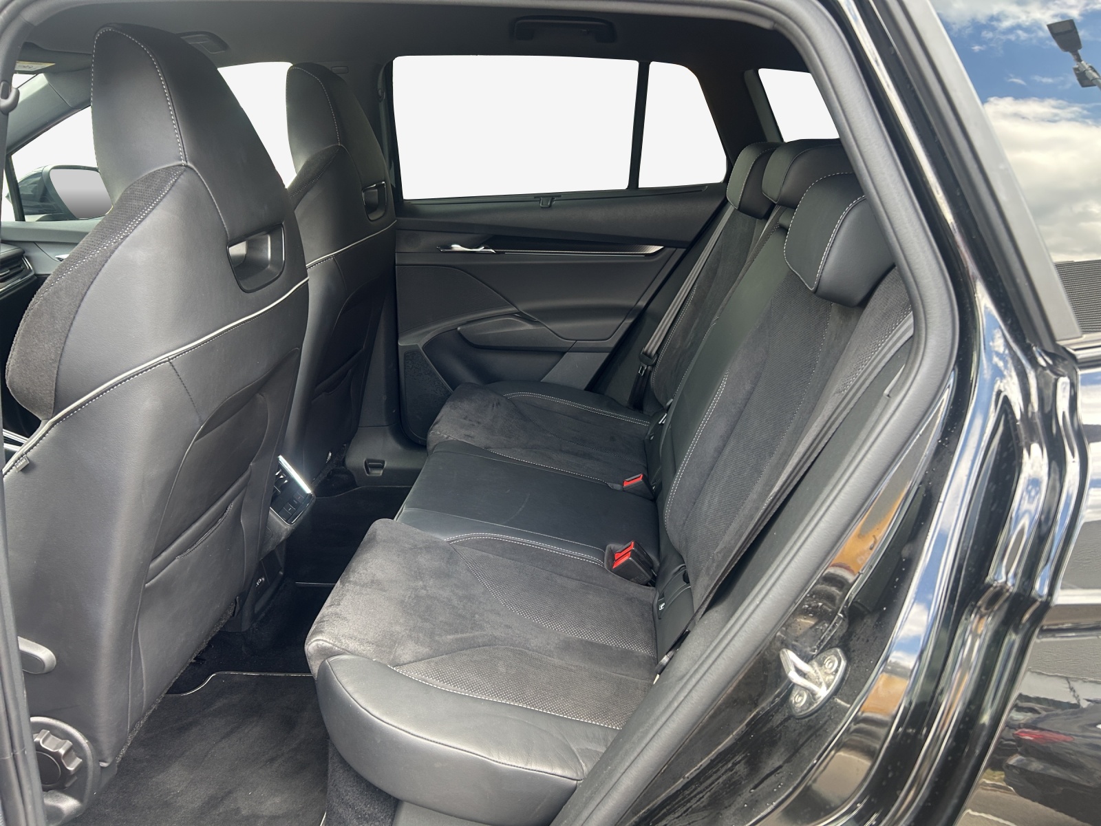SKODA Enyaq iV 80x SportLine-image-11