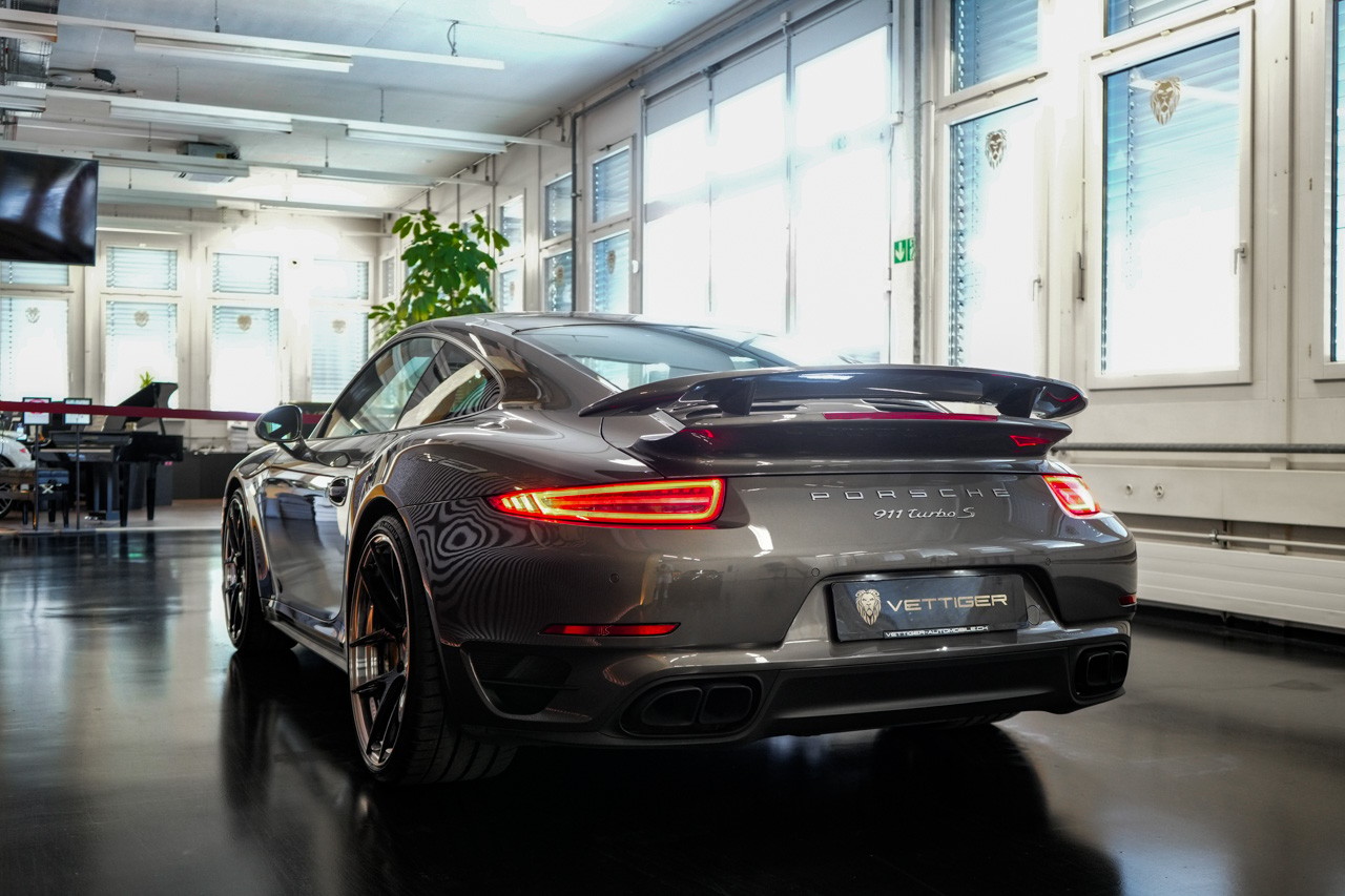 PORSCHE 911 Turbo S TECHART PDK-showroom-element-3