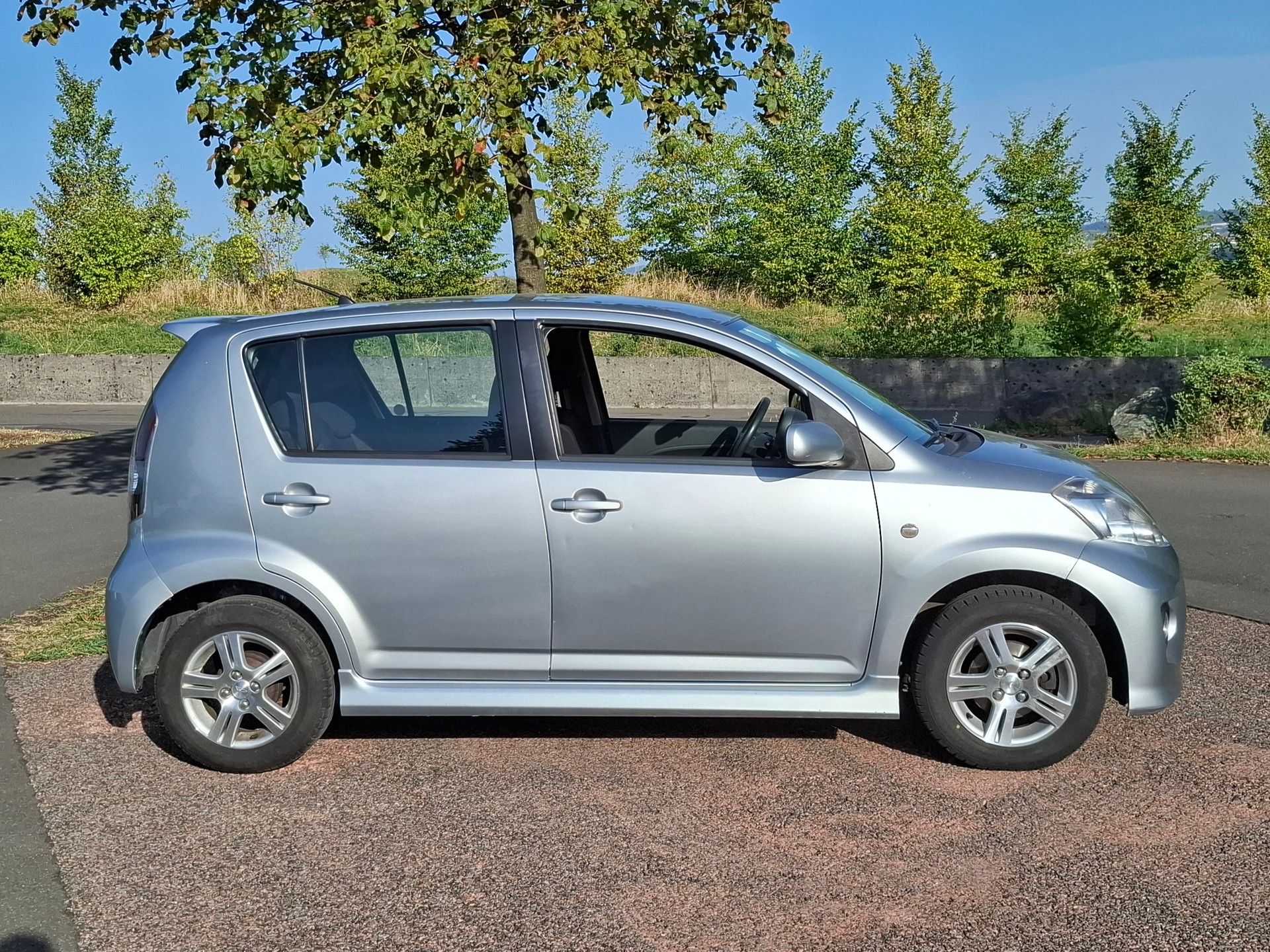 DAIHATSU Sirion 1.3 eco-4WD-image-4