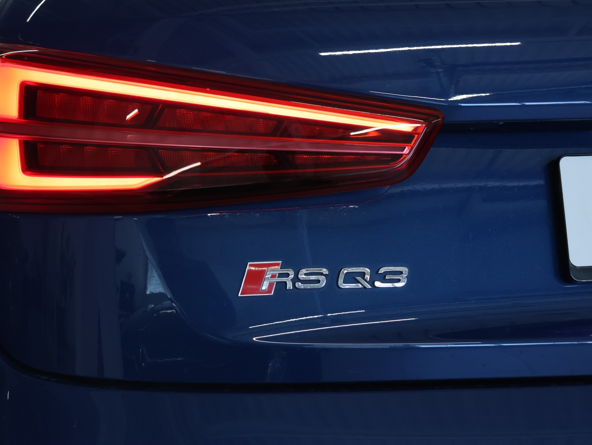 AUDI RS Q3 2.5 TFSI performance quattro S-tronic *Bose* *Sitzheizung* *Rückfahrkamera*-image-38