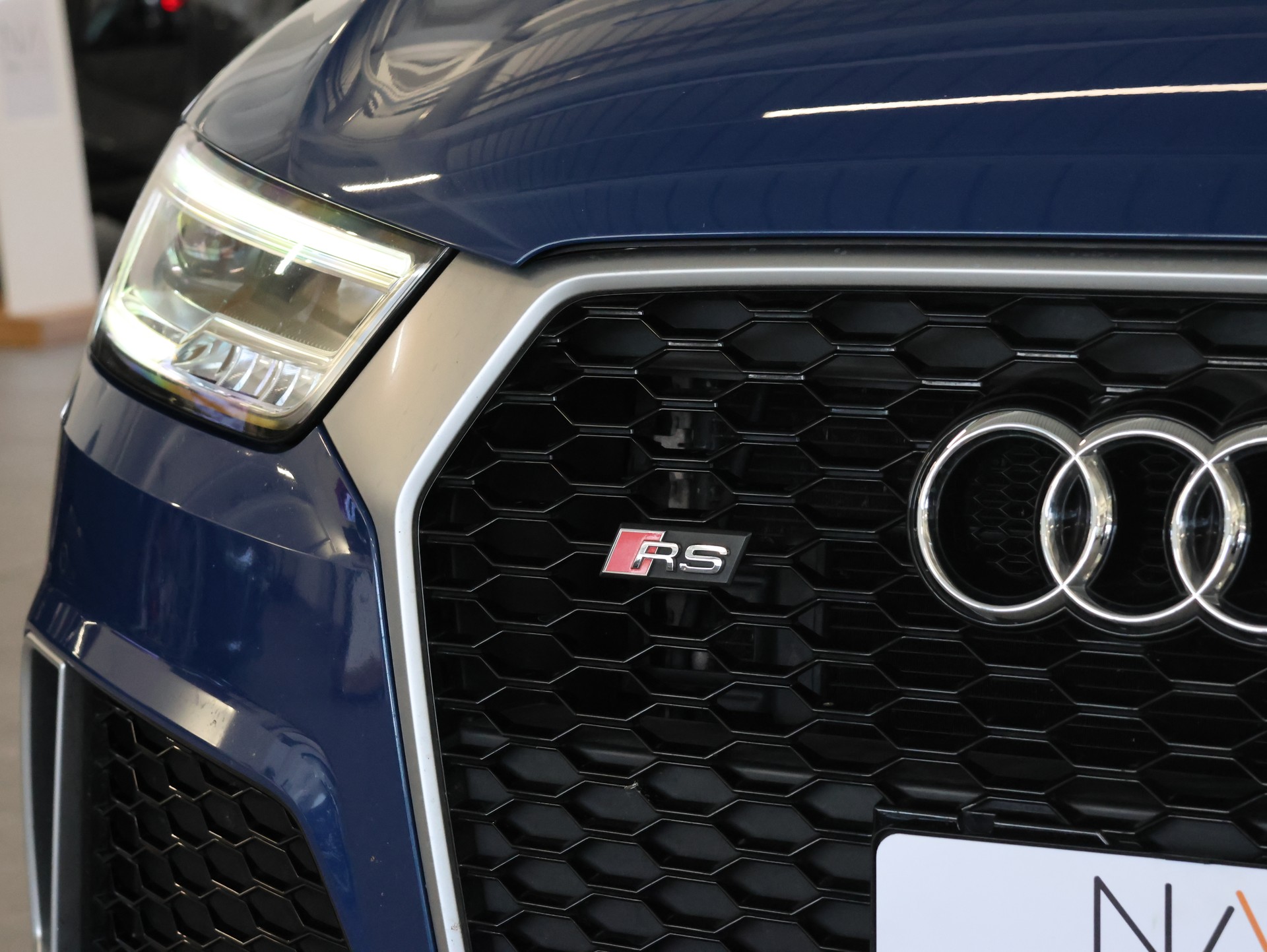 AUDI RS Q3 2.5 TFSI performance quattro S-tronic *Bose* *Sitzheizung* *Rückfahrkamera*-image-9