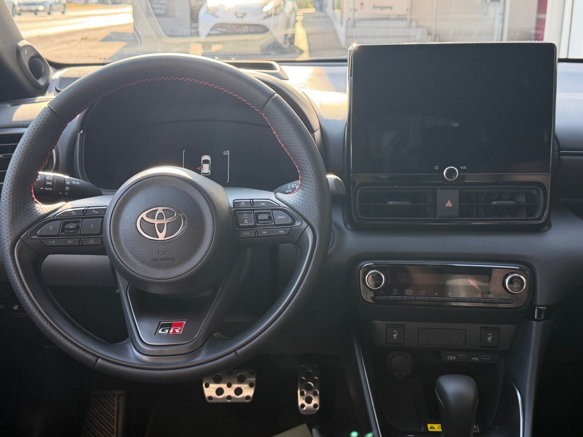 TOYOTA Yaris 1.5 GR Sport e-CVT-image-7