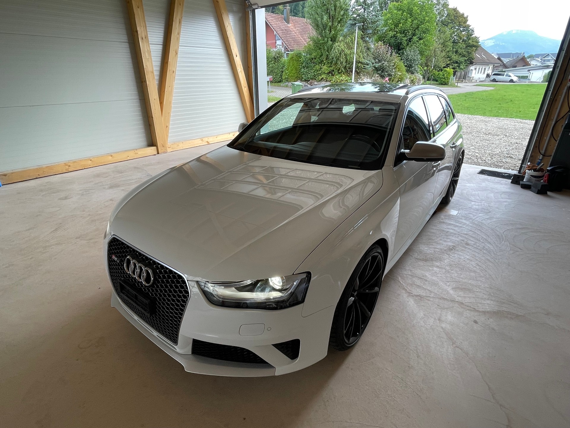 AUDI RS4 Avant 4.2 FSI V8 quattro S-tronic