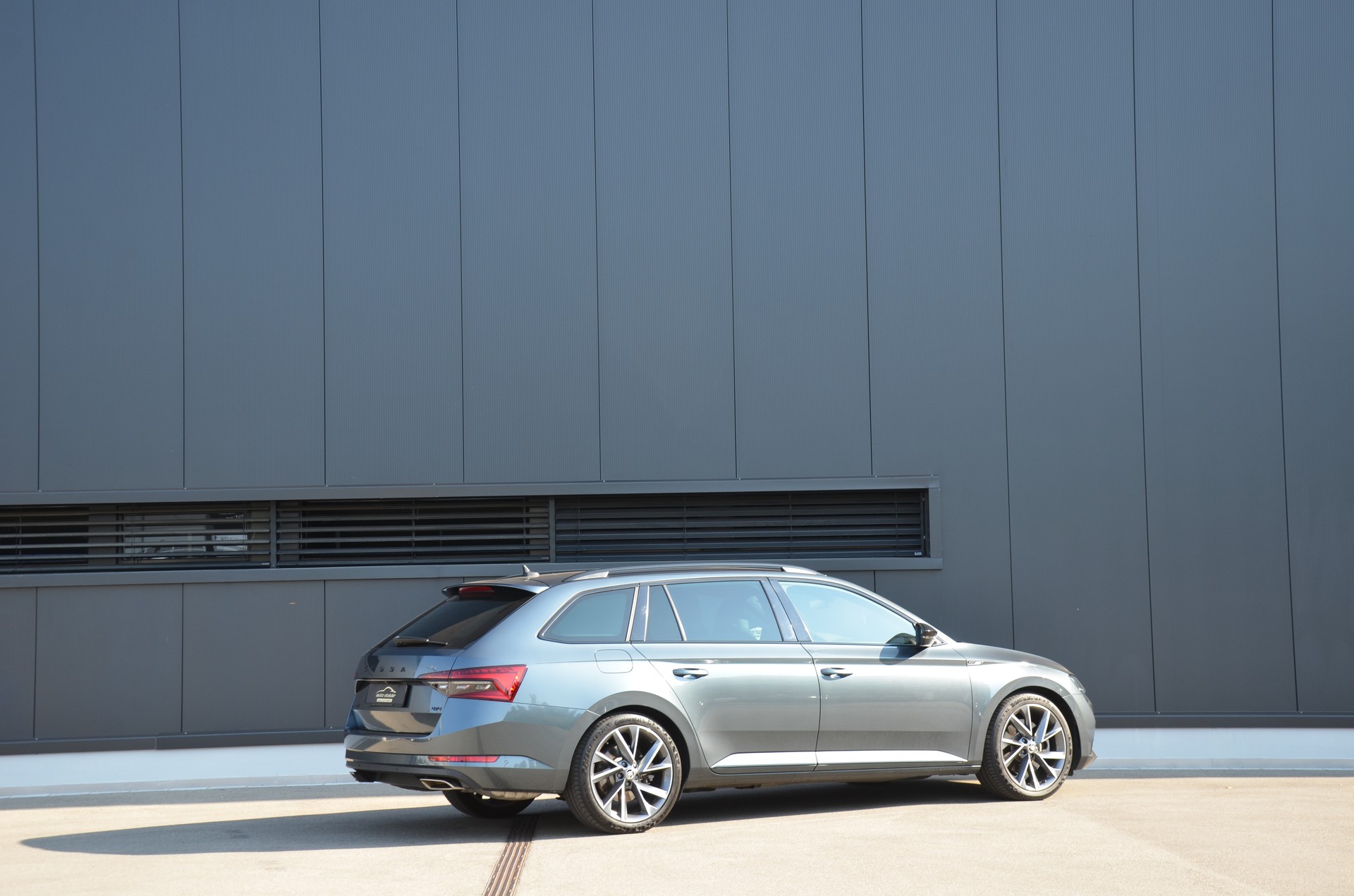 SKODA Superb Combi 2.0 TSI SportLine Plus 4x4 DSG-showroom-element-3