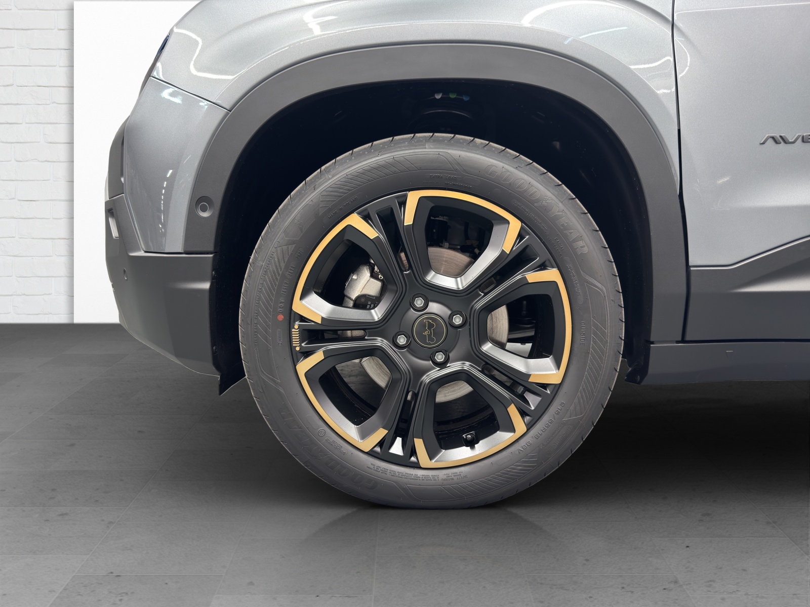 JEEP Avenger 1.2 MHEV 85th Anniversary 4xe-image-5