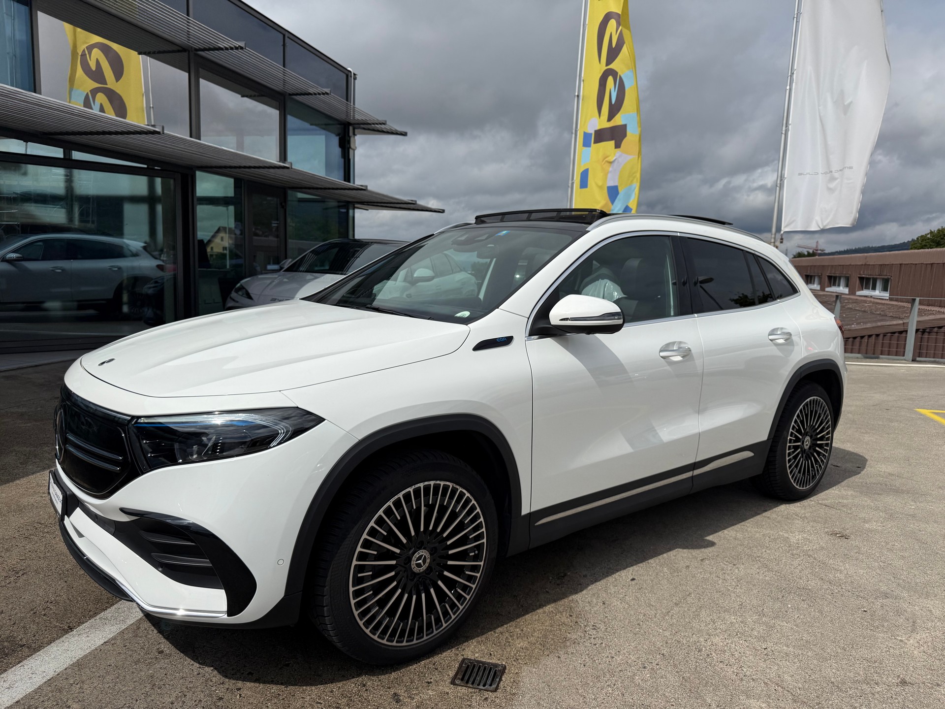 MERCEDES-BENZ EQA 250