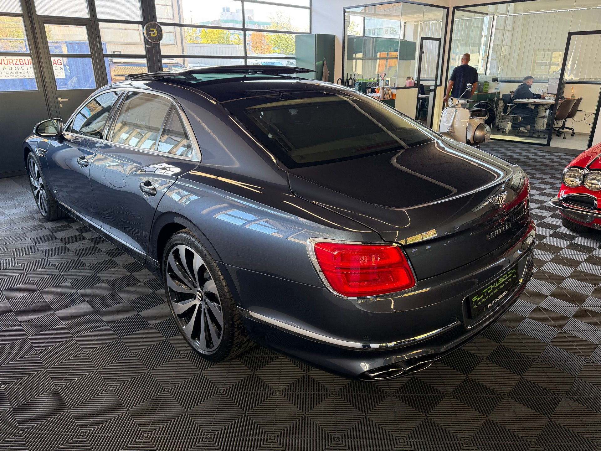 BENTLEY Flying Spur 4.0 V8 Mulliner * 550 PS * 4X4 *-showroom-element-3