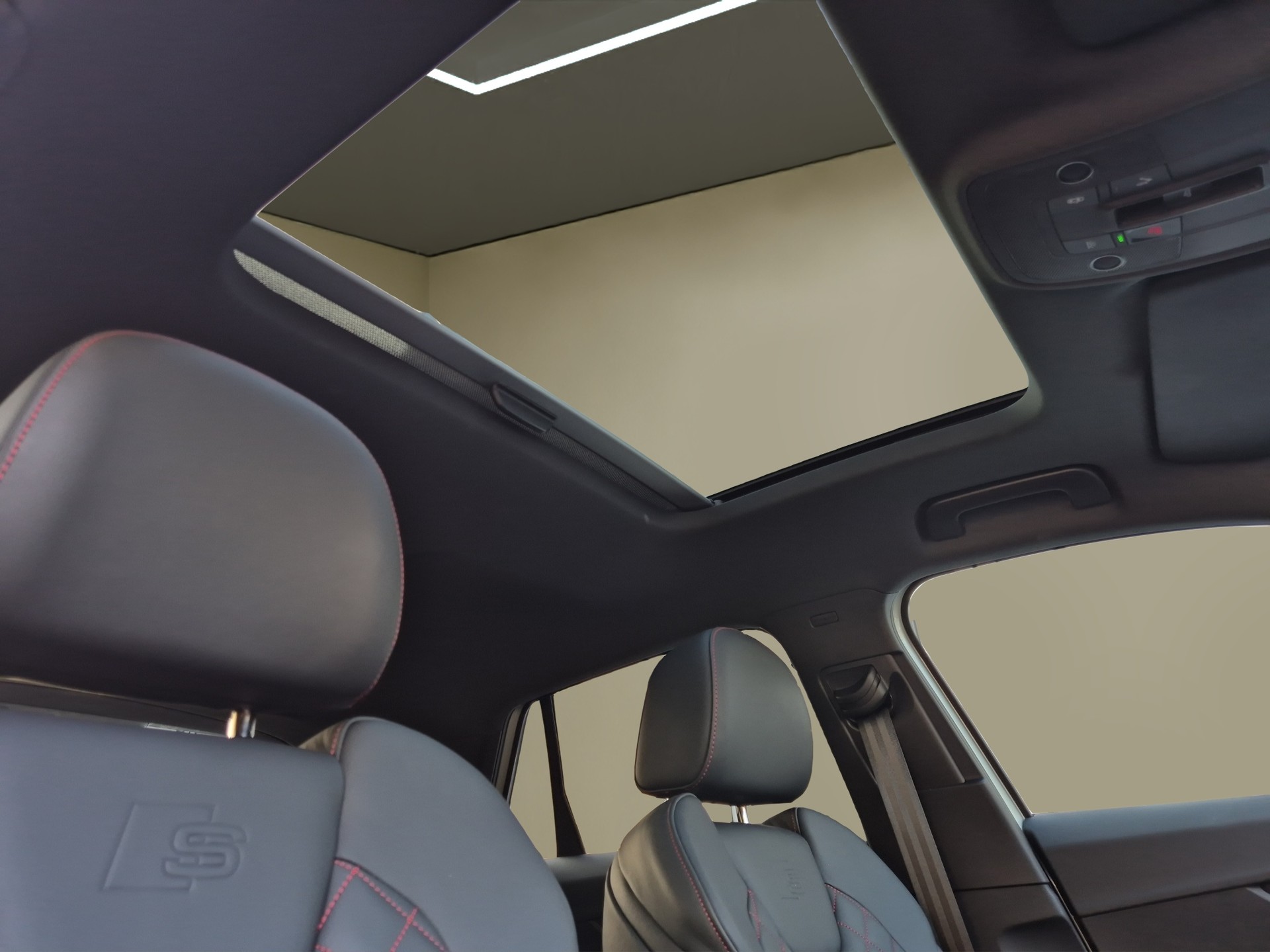 AUDI SQ2 TFSI quattro S-tronic-image-8