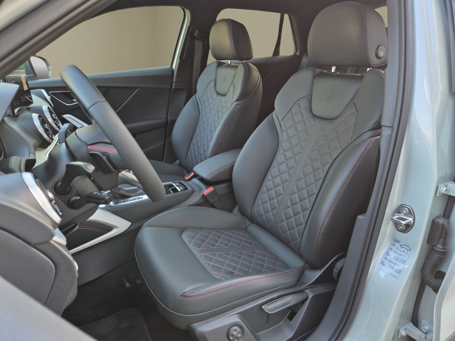 AUDI SQ2 TFSI quattro S-tronic-image-9
