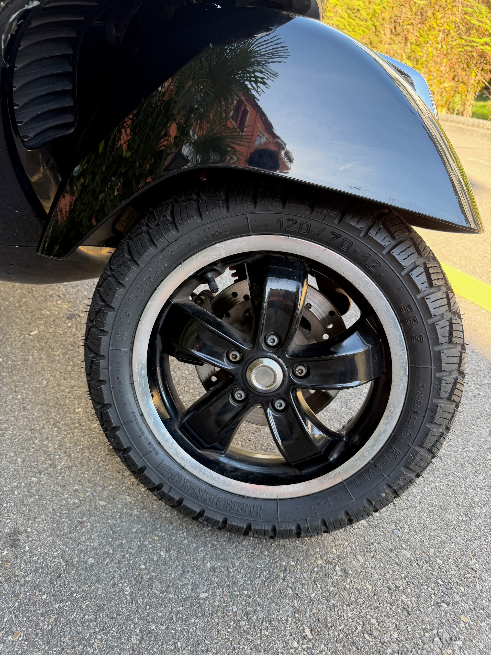 PIAGGIO Vespa GTS 125 i.e ABS-image-9