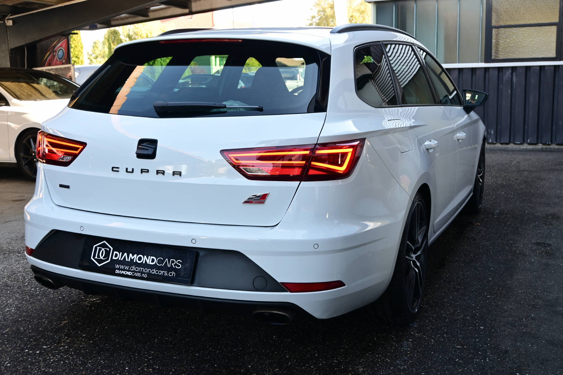 SEAT Leon ST 2.0 TSI 300 Cupra 4Drive DSG-image-8