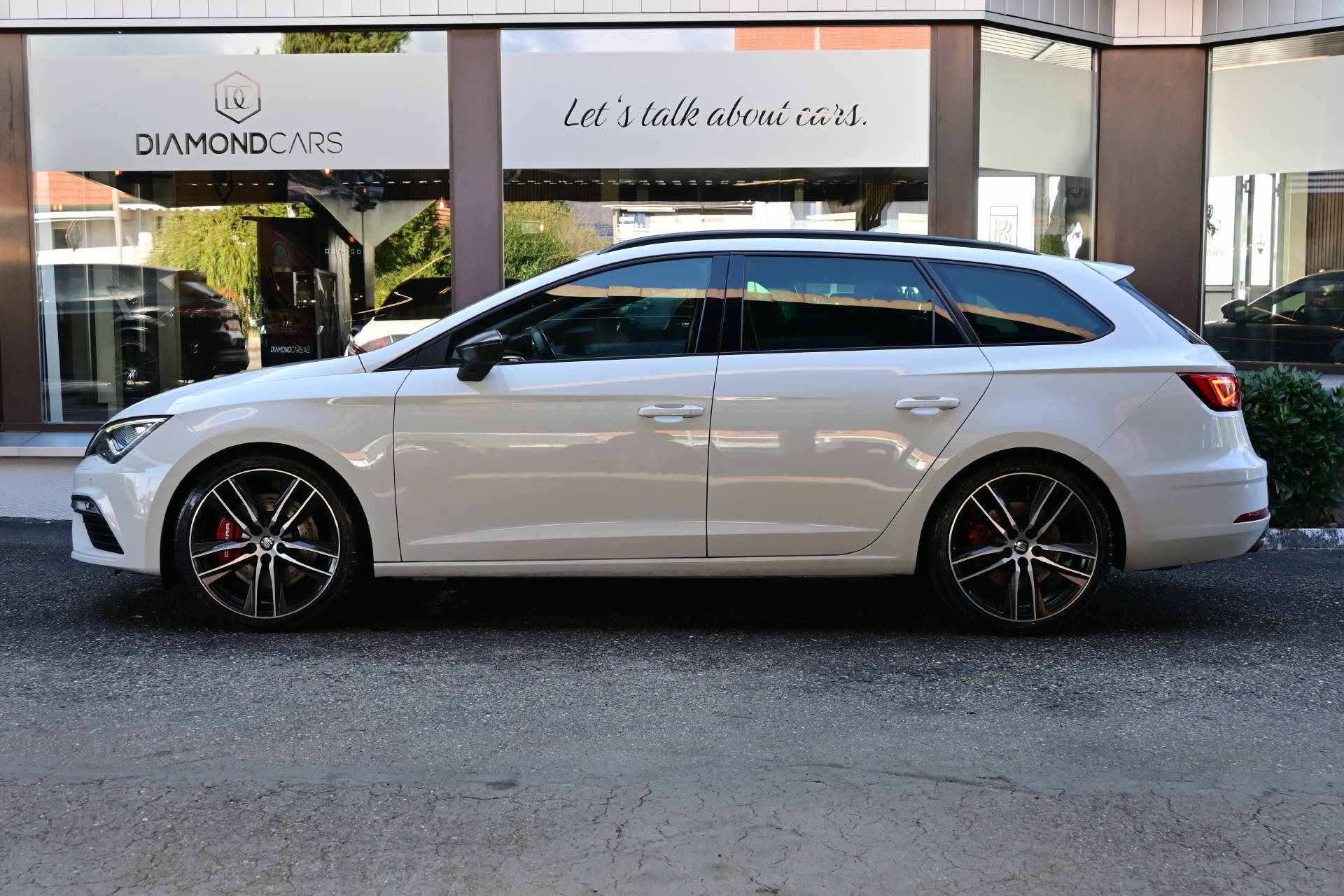 SEAT Leon ST 2.0 TSI 300 Cupra 4Drive DSG-image-4