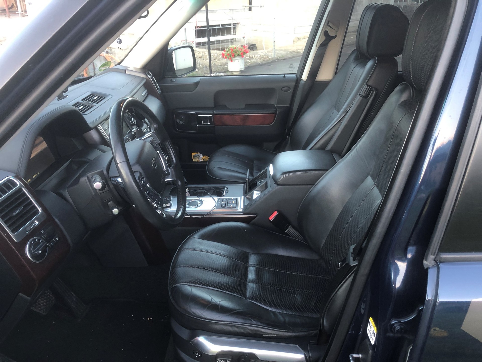 LAND ROVER Range Rover 4.4 TDV8 Automatic-image-1