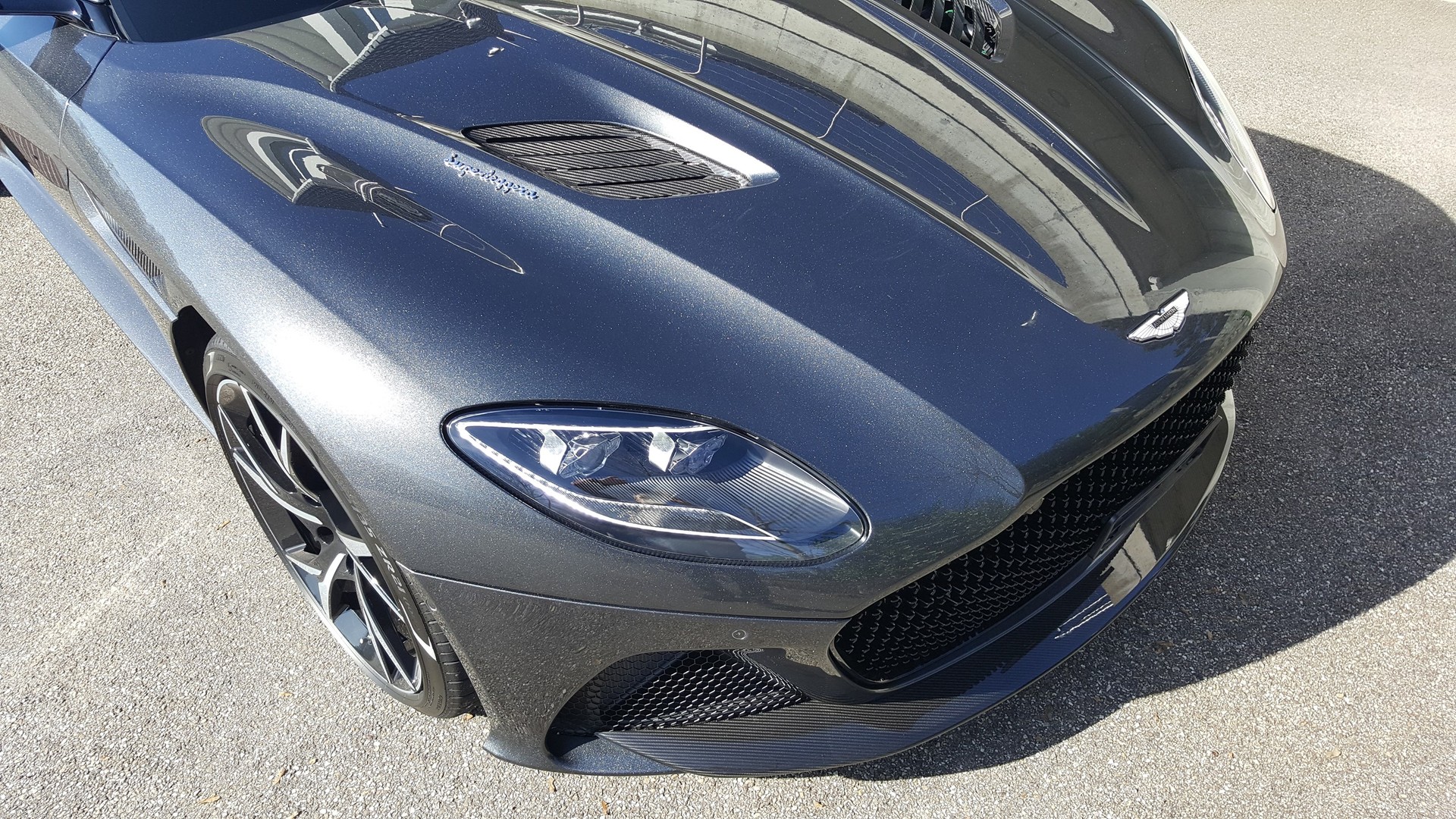 ASTON MARTIN DBS Coupé Superleggera-showroom-element-2