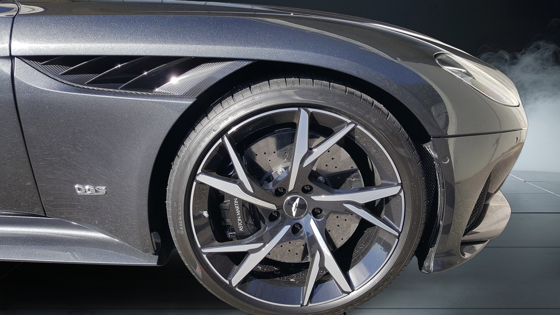ASTON MARTIN DBS Coupé Superleggera-image-8