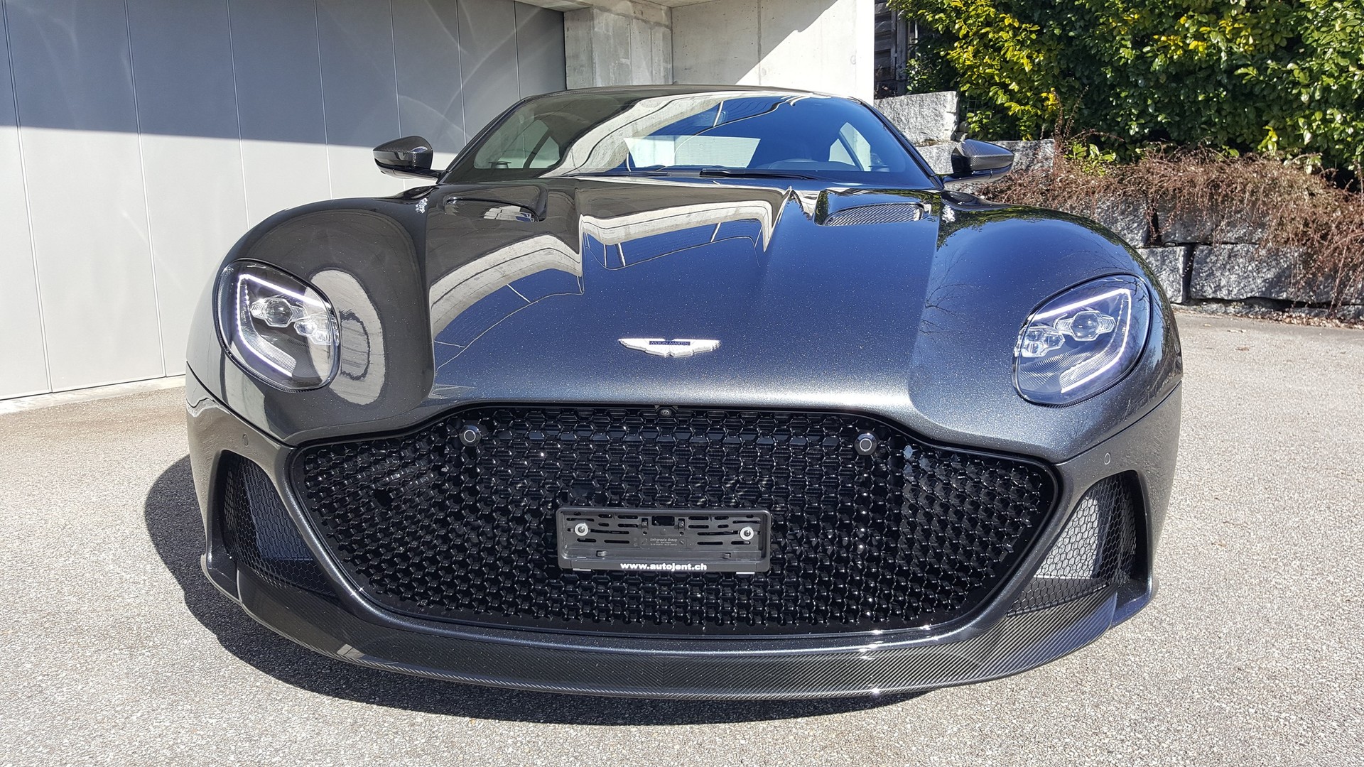 ASTON MARTIN DBS Coupé Superleggera-image-4