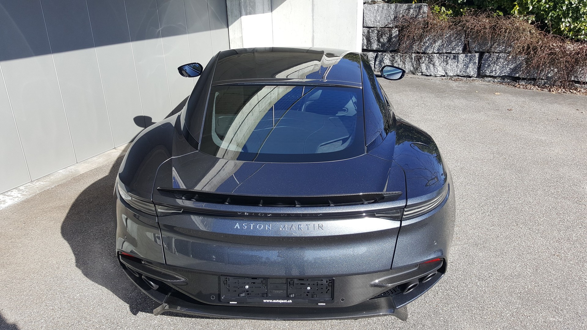 ASTON MARTIN DBS Coupé Superleggera-image-5