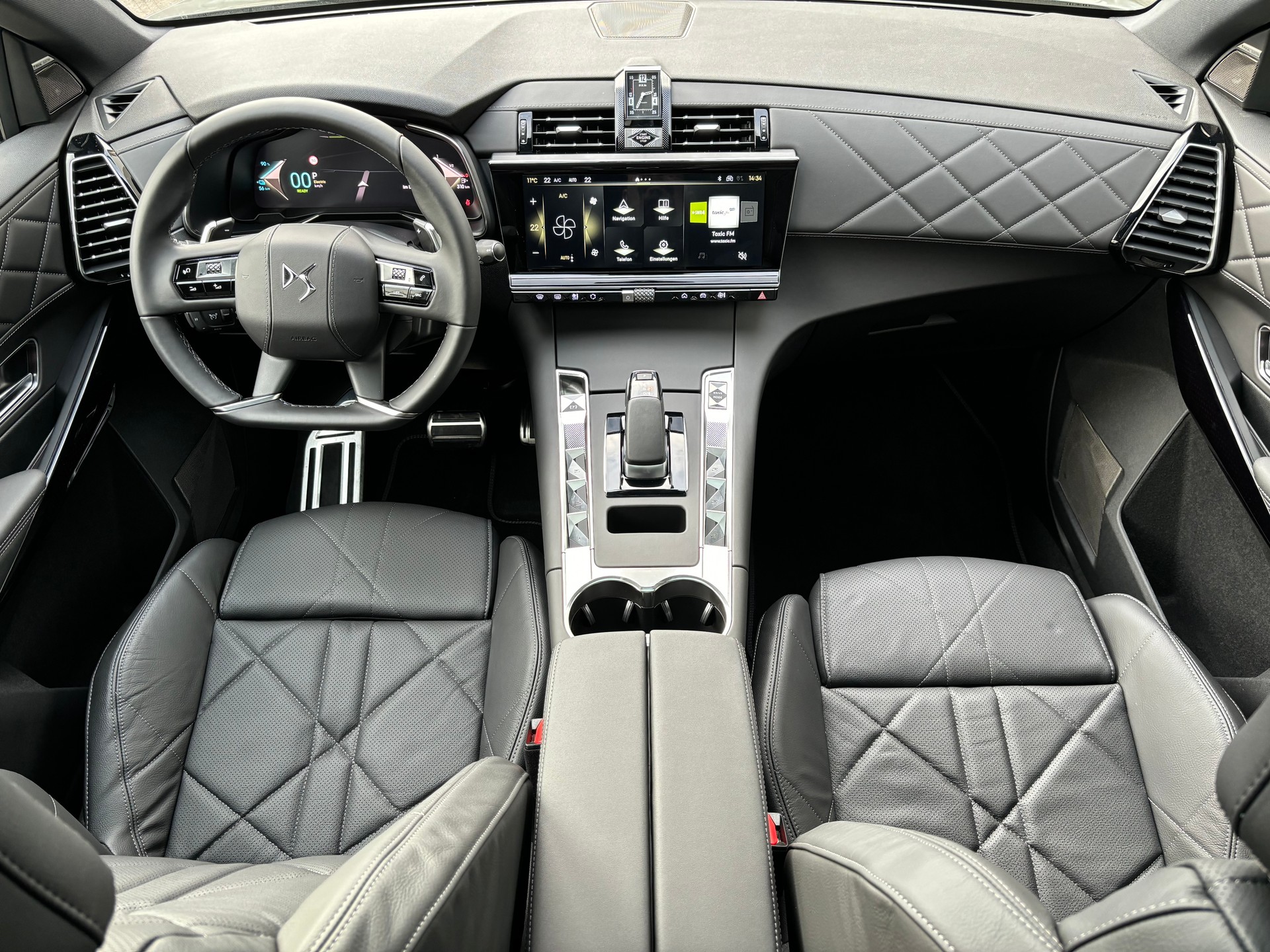 DS AUTOMOBILES DS7 1.6 E-Tense Rivoli 4x4-image-4