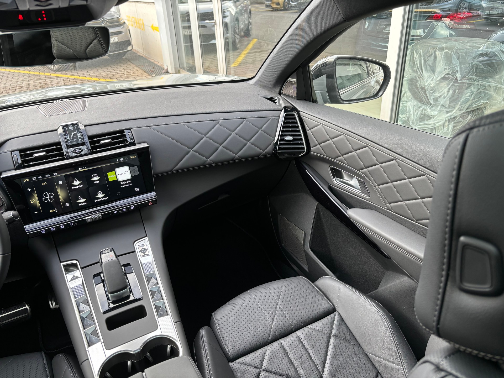 DS AUTOMOBILES DS7 1.6 E-Tense Rivoli 4x4-image-10