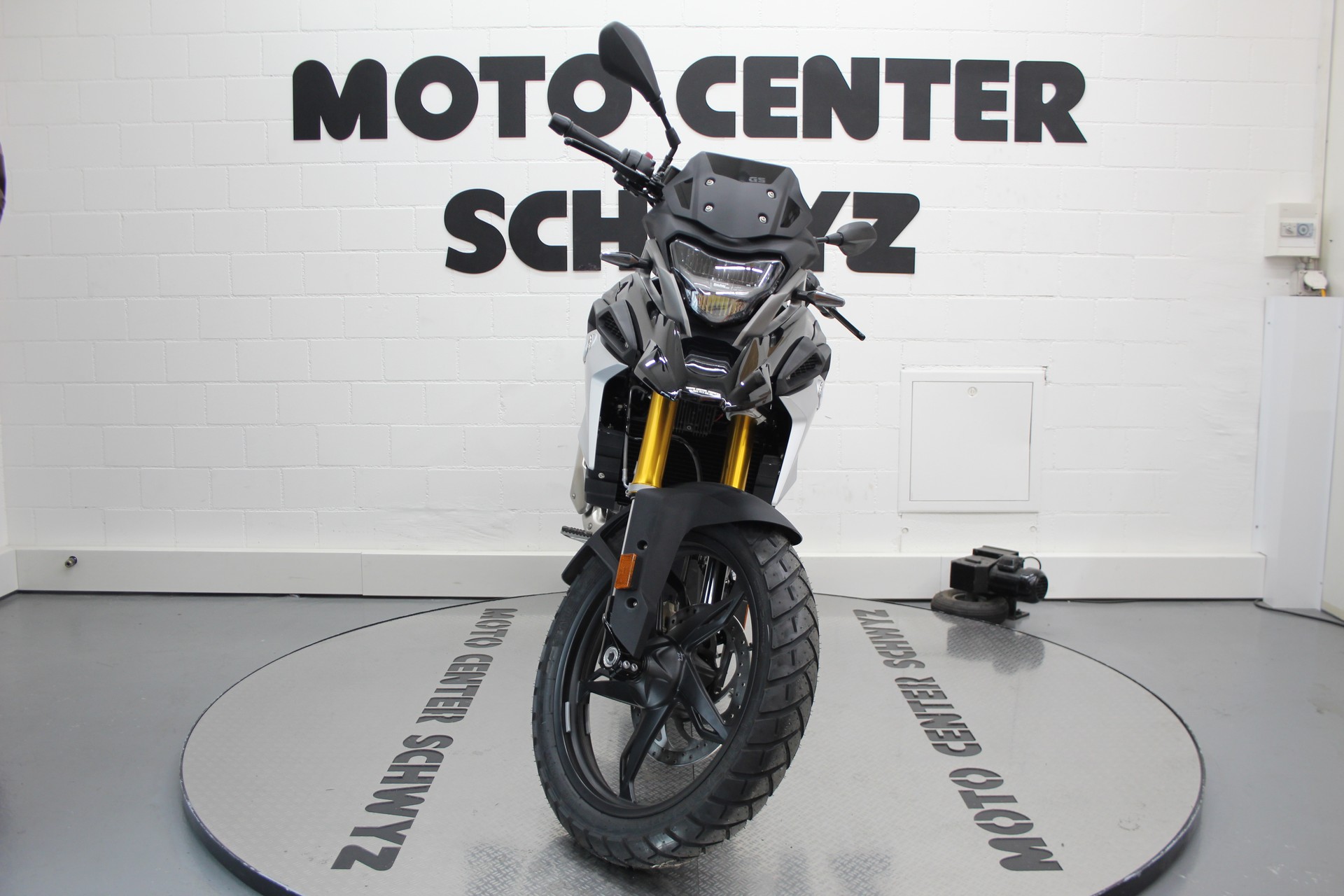 BMW G 310 GS-image-2