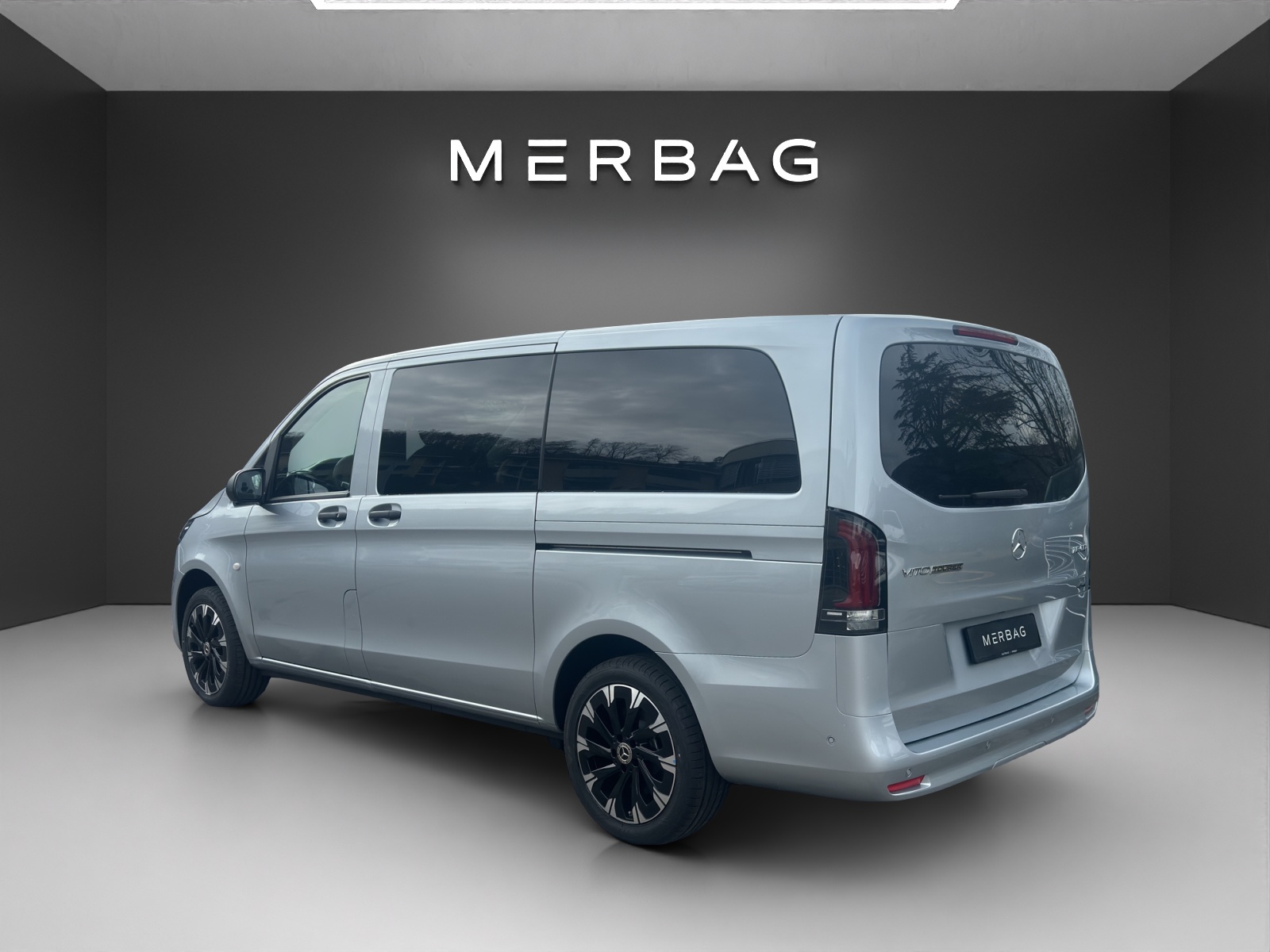 MERCEDES-BENZ Vito 116 CDI Lang Tourer 9G-Tronic 4M Select-image-5