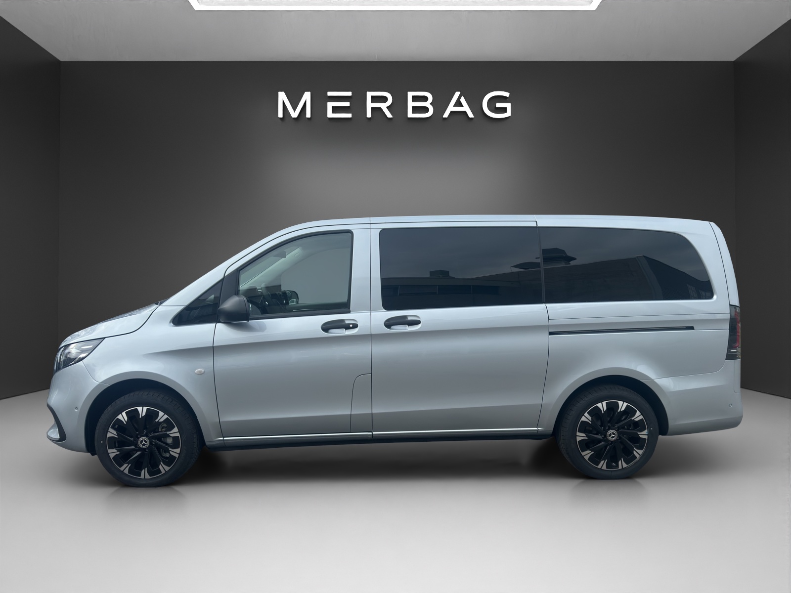MERCEDES-BENZ Vito 116 CDI Lang Tourer 9G-Tronic 4M Select-image-4
