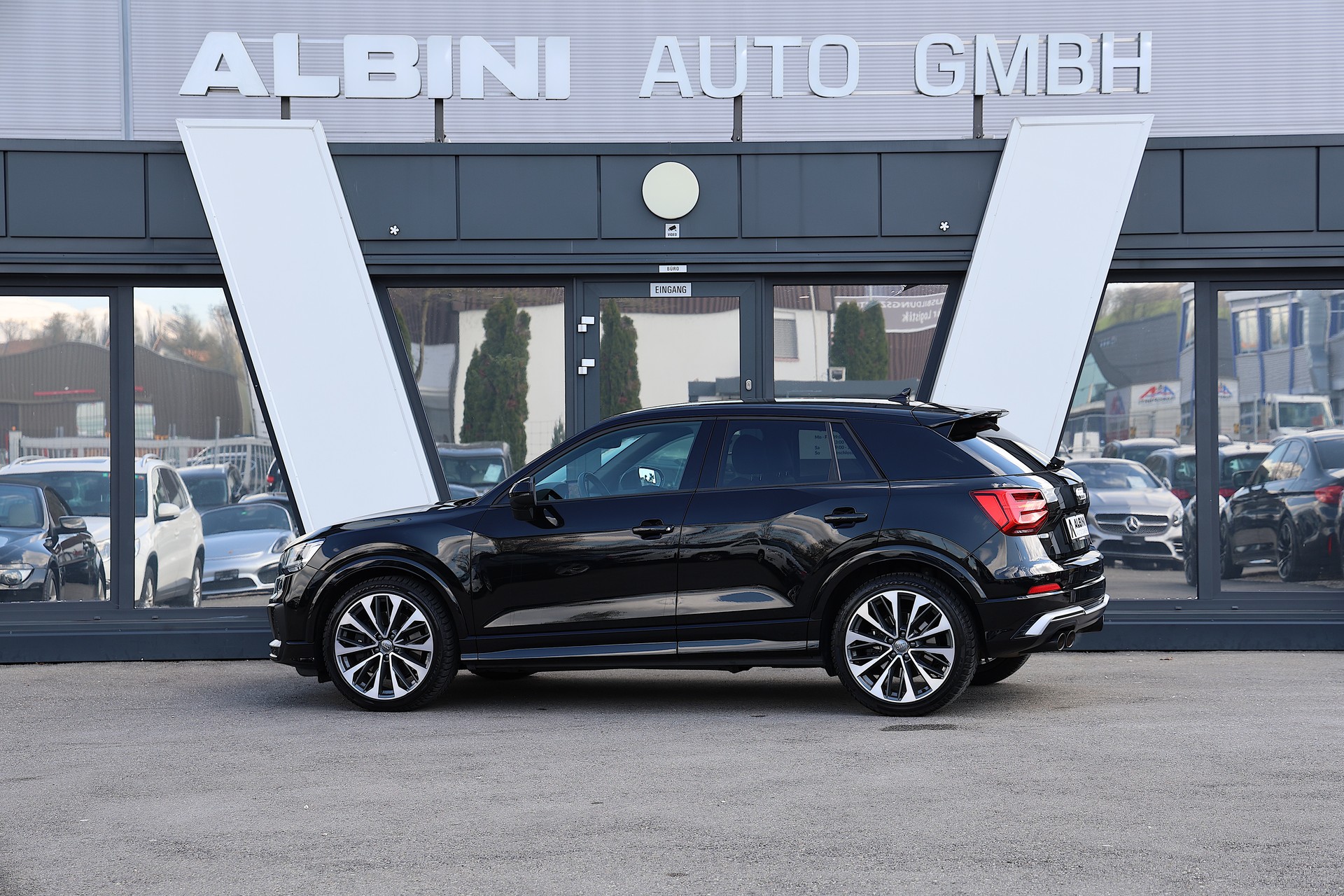 AUDI SQ2 TFSI quattro S-tronic-showroom-element-3