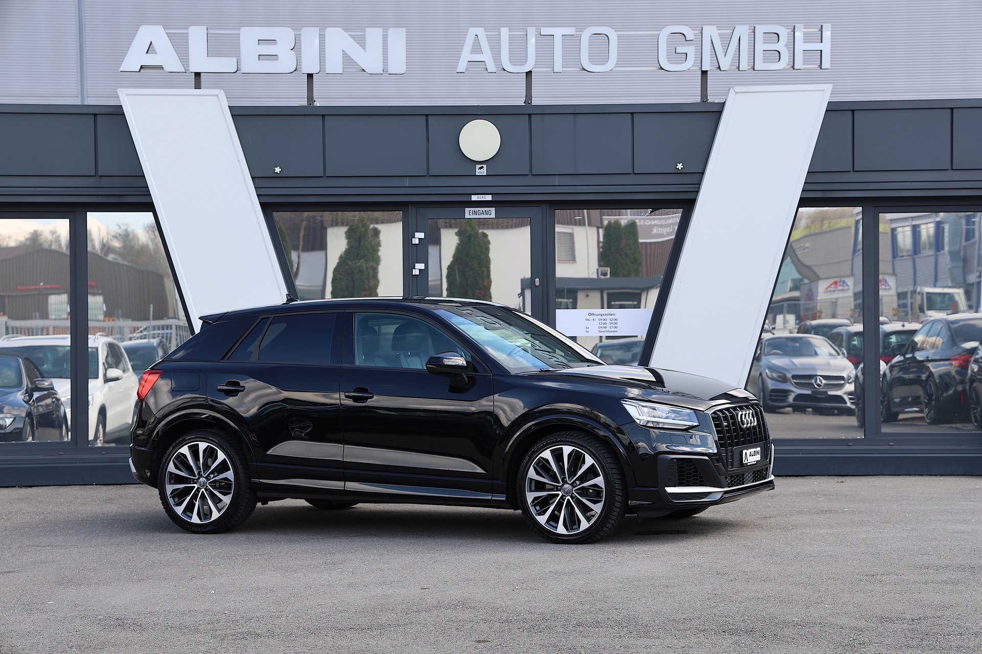 AUDI SQ2 TFSI quattro S-tronic-showroom-element-1