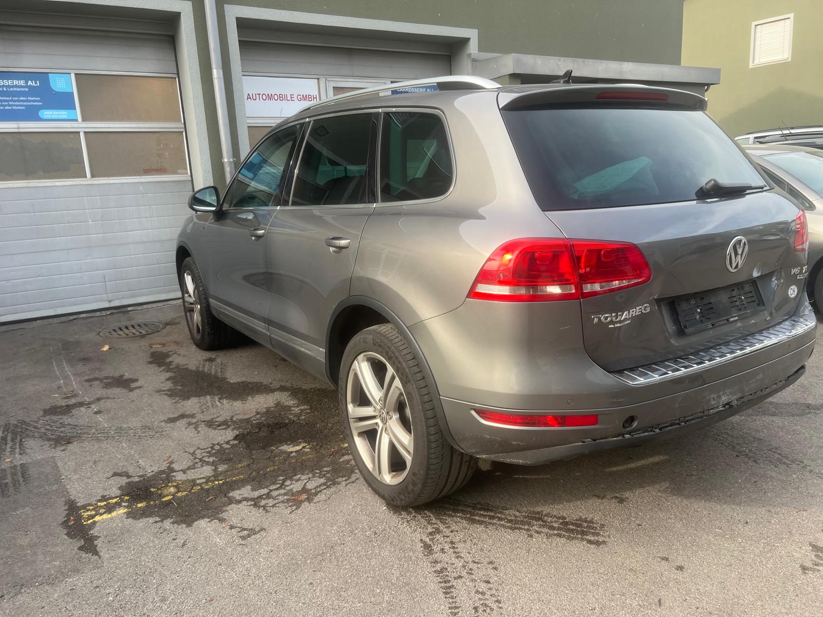 VW Touareg 3.0 TDI BlueMotion Technology Tiptronic-image-3