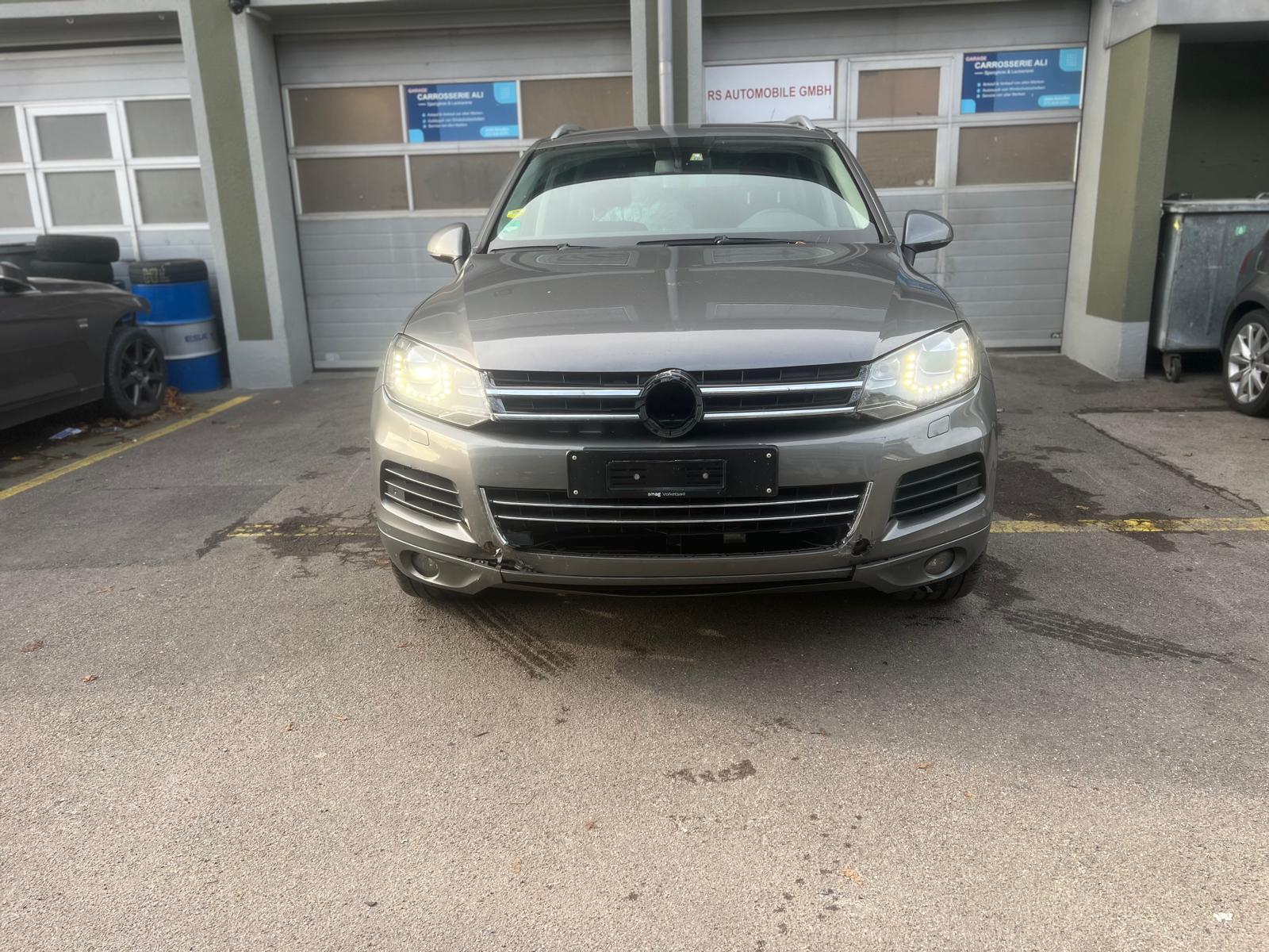 VW Touareg 3.0 TDI BlueMotion Technology Tiptronic-image-2