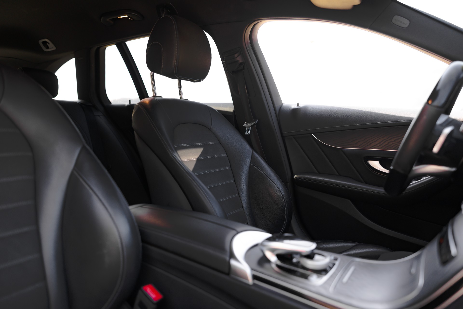 MERCEDES-BENZ C 220 d Swiss Star AMG Line 4M 9G-Tronic-image-11