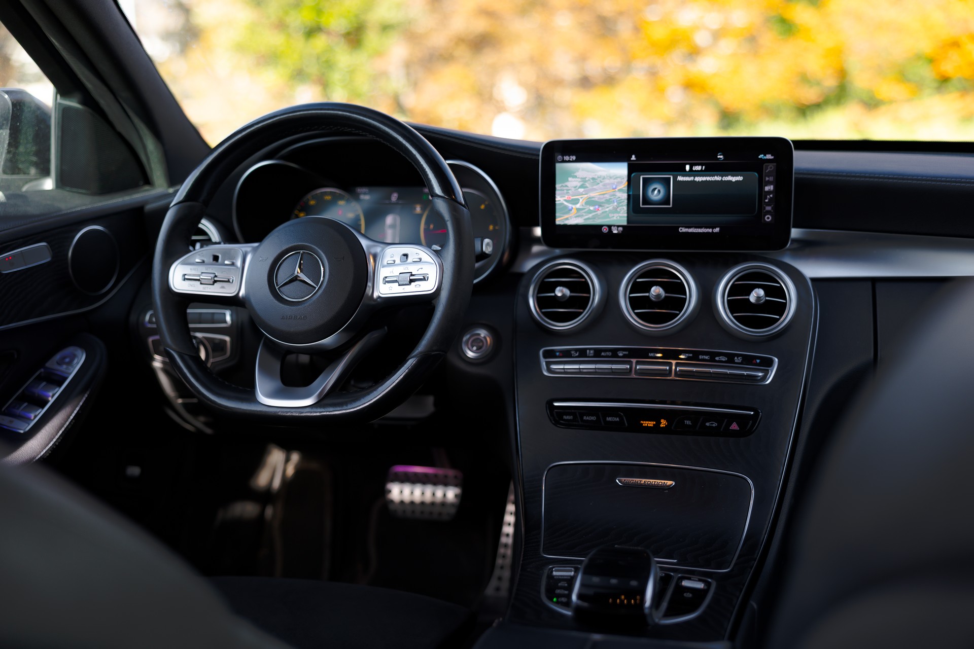 MERCEDES-BENZ C 220 d Swiss Star AMG Line 4M 9G-Tronic-image-4