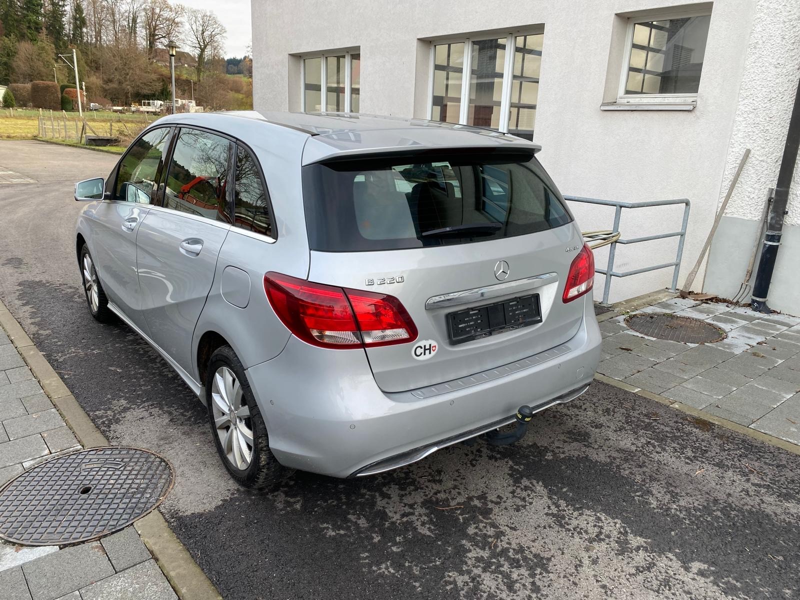MERCEDES-BENZ B 220 4Matic 7G-DCT-image-6