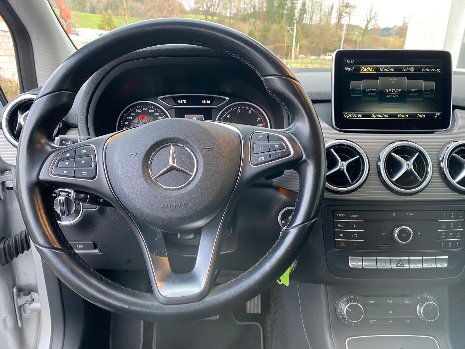 MERCEDES-BENZ B 220 4Matic 7G-DCT-image-10