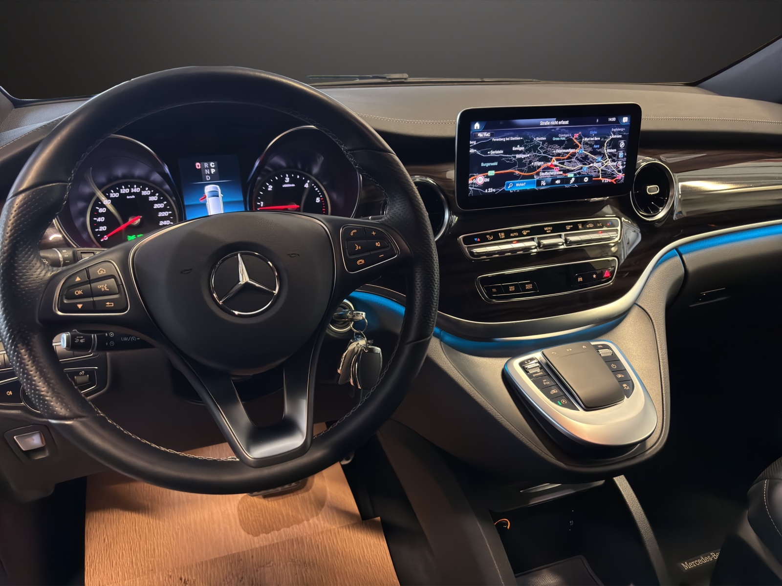 MERCEDES-BENZ V 300 d lang Avantgarde 4Matic 9G-Tronic-image-8