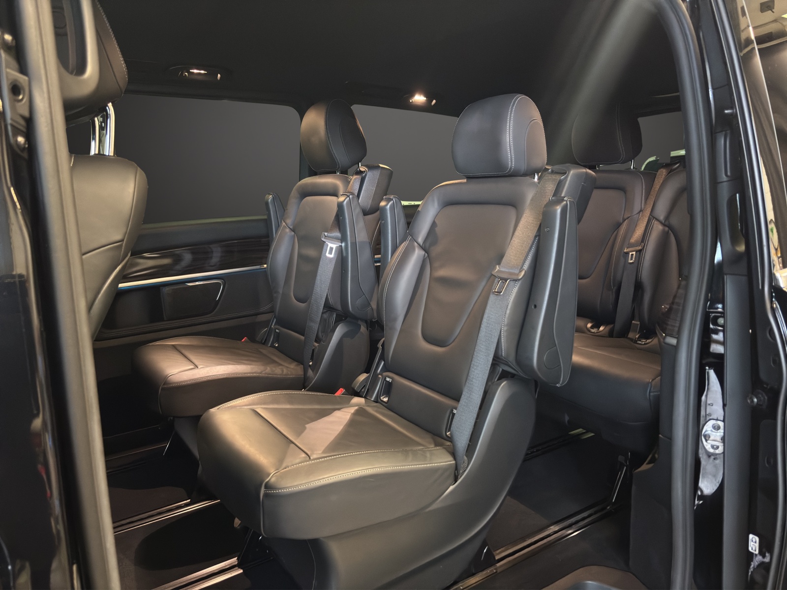 MERCEDES-BENZ V 300 d lang Avantgarde 4Matic 9G-Tronic-image-10