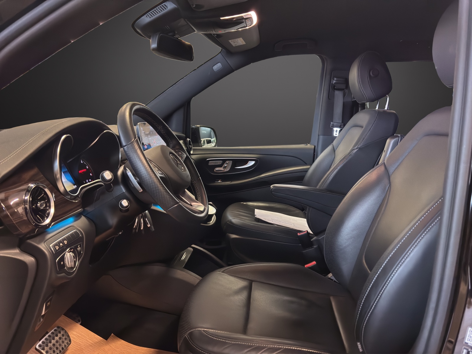 MERCEDES-BENZ V 300 d lang Avantgarde 4Matic 9G-Tronic-image-9
