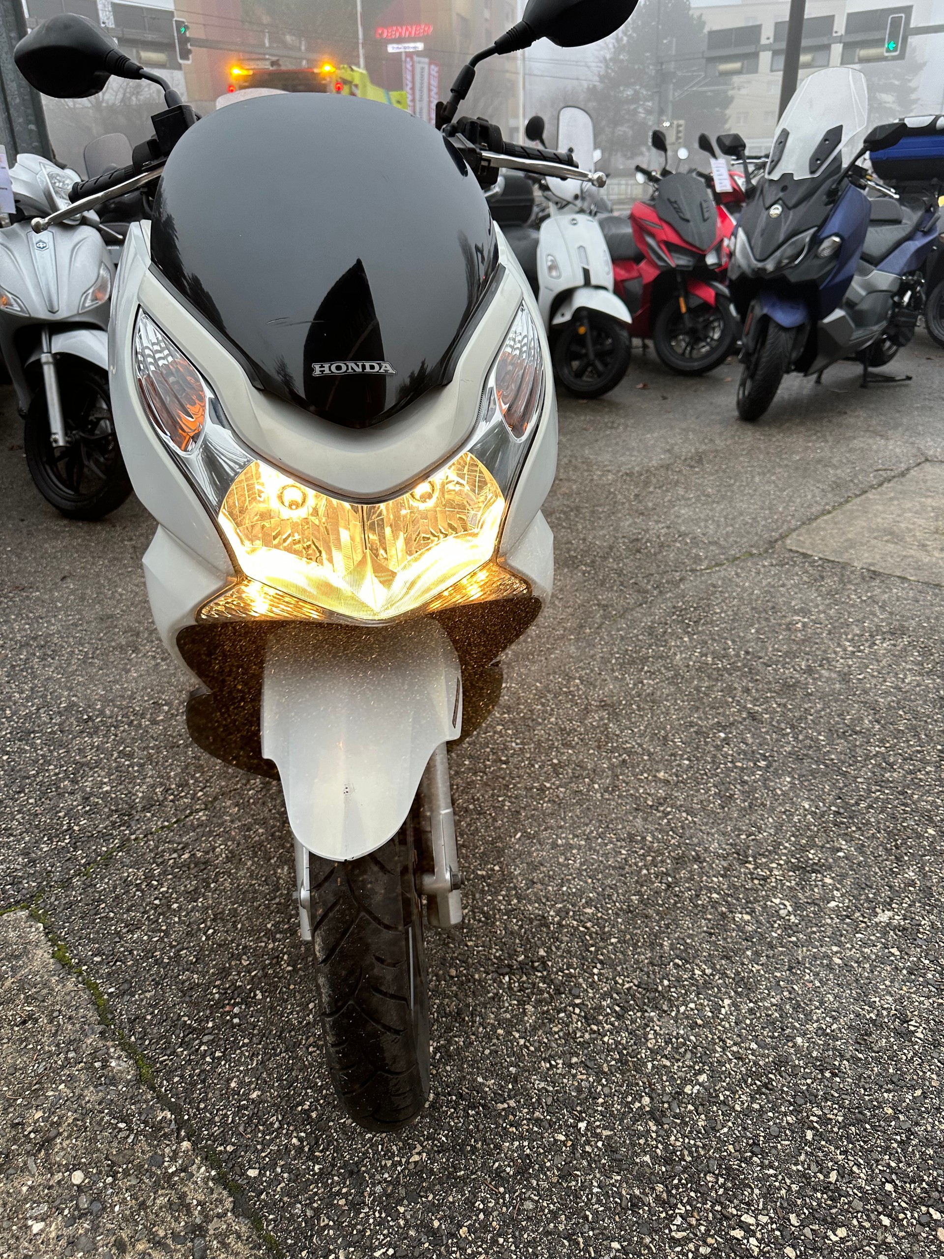 HONDA PCX 125 i-image-1