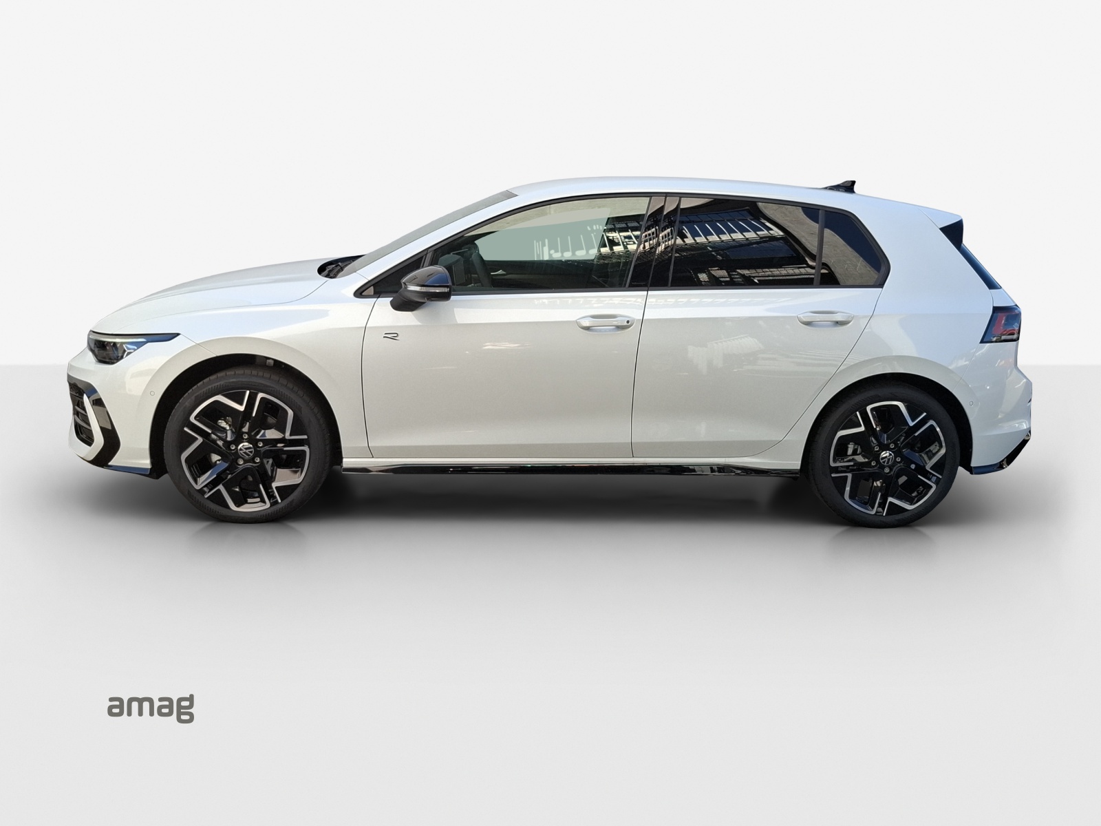 VW Golf 1.5 e TSI mHEV R-Line DSG-showroom-element-1