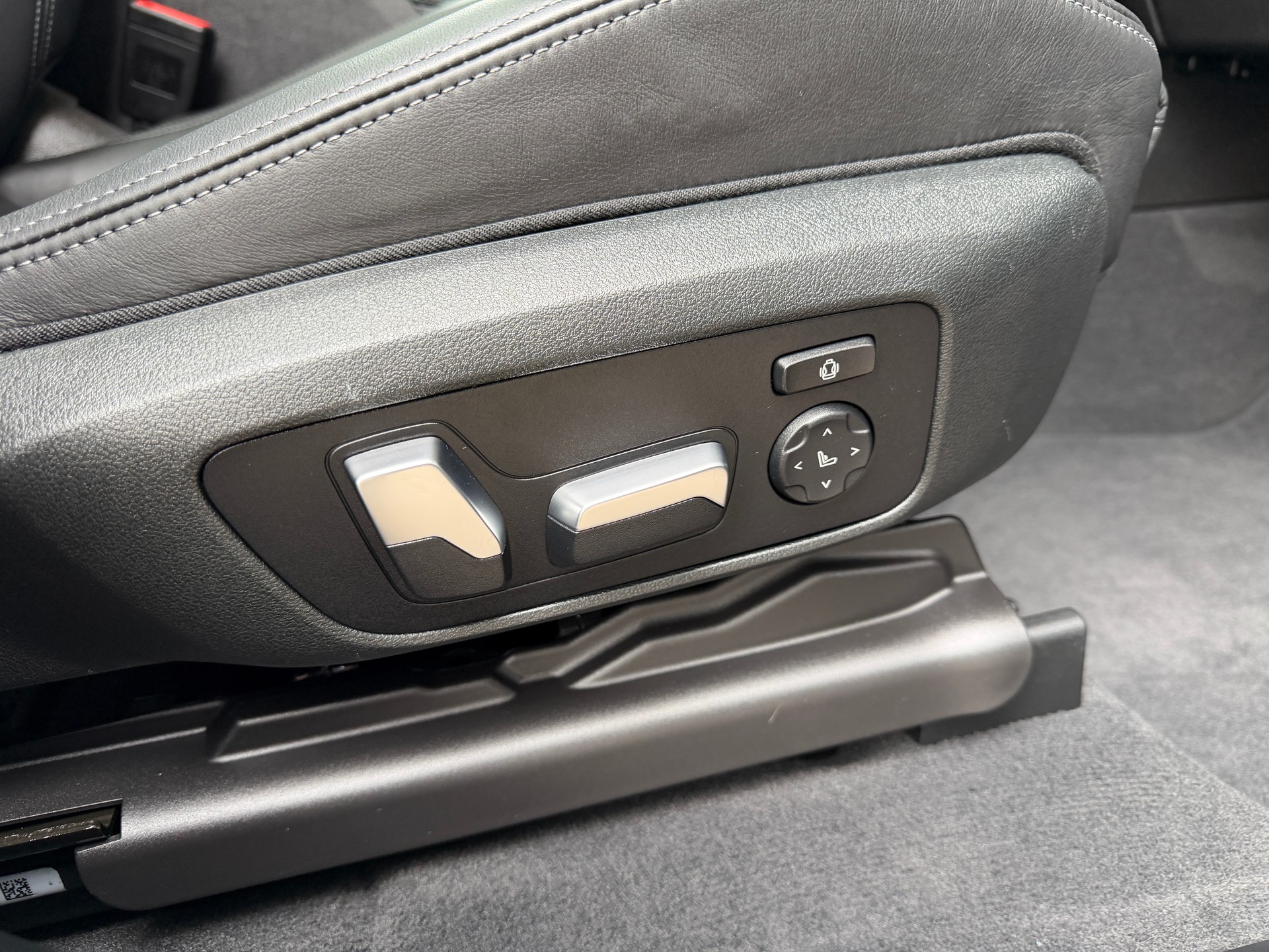 BMW X4M xDrive M Competition Steptronic-image-19