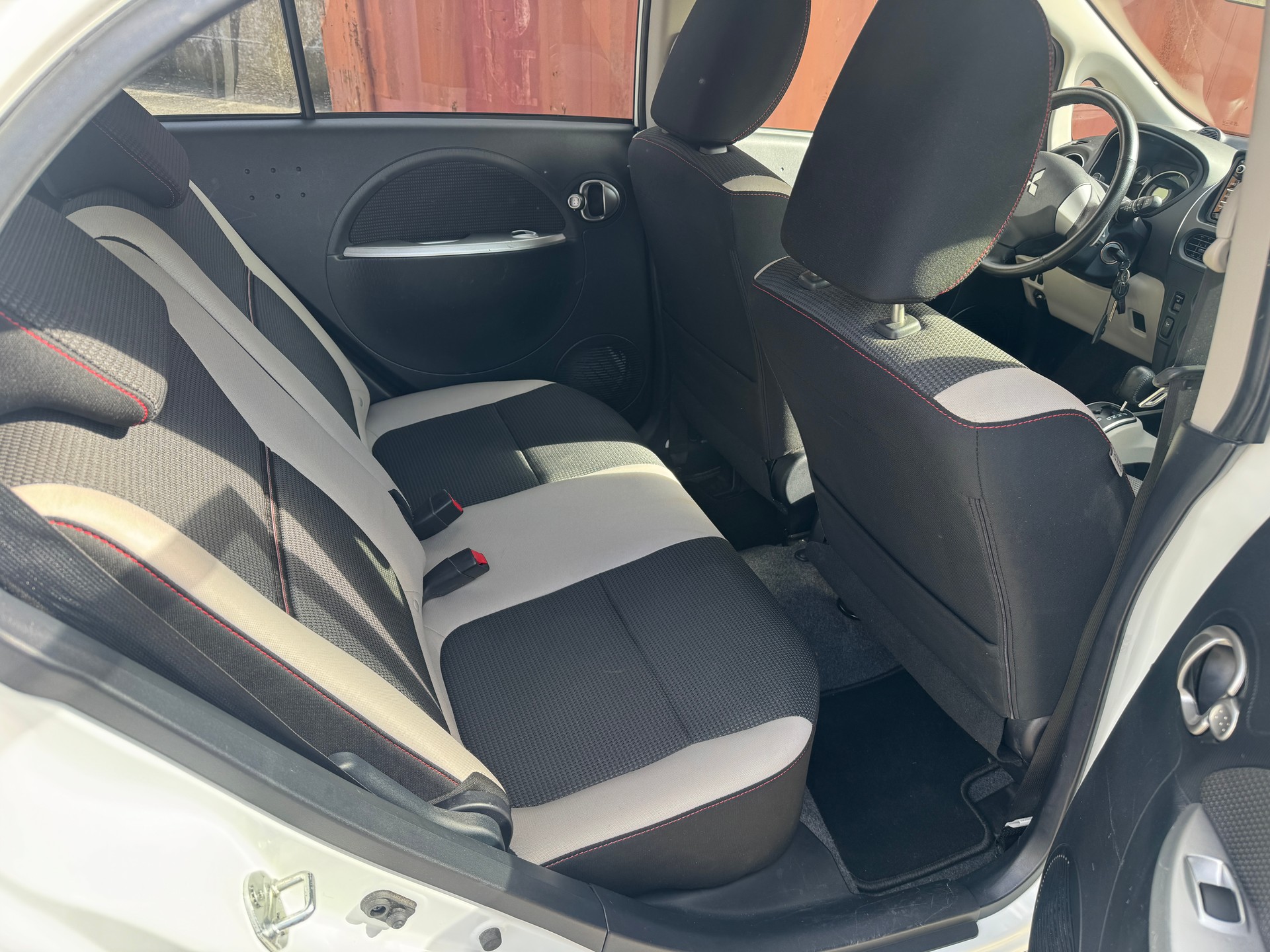MITSUBISHI i-MiEV City Car Elektro Style-image-10