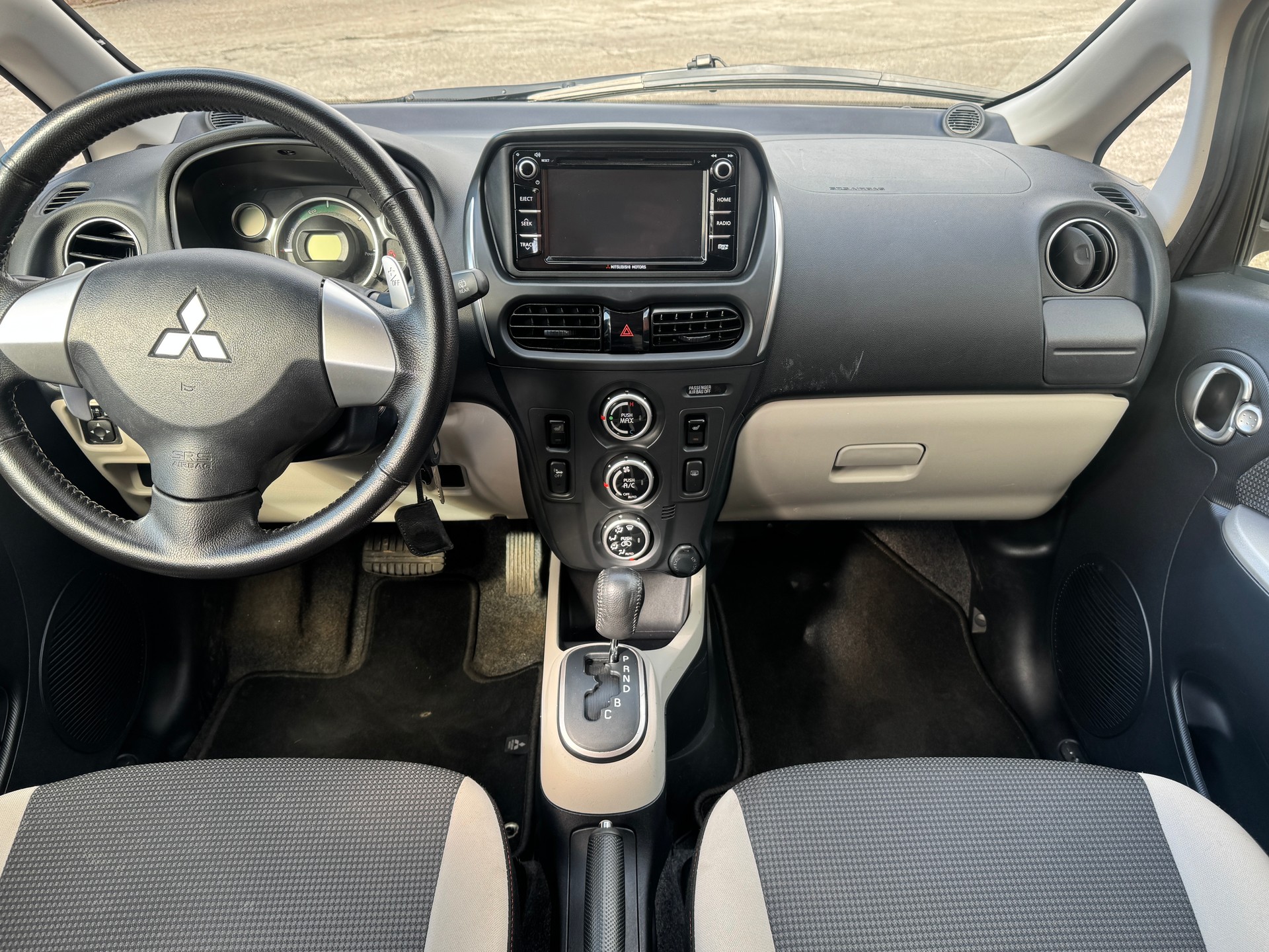 MITSUBISHI i-MiEV City Car Elektro Style-image-6