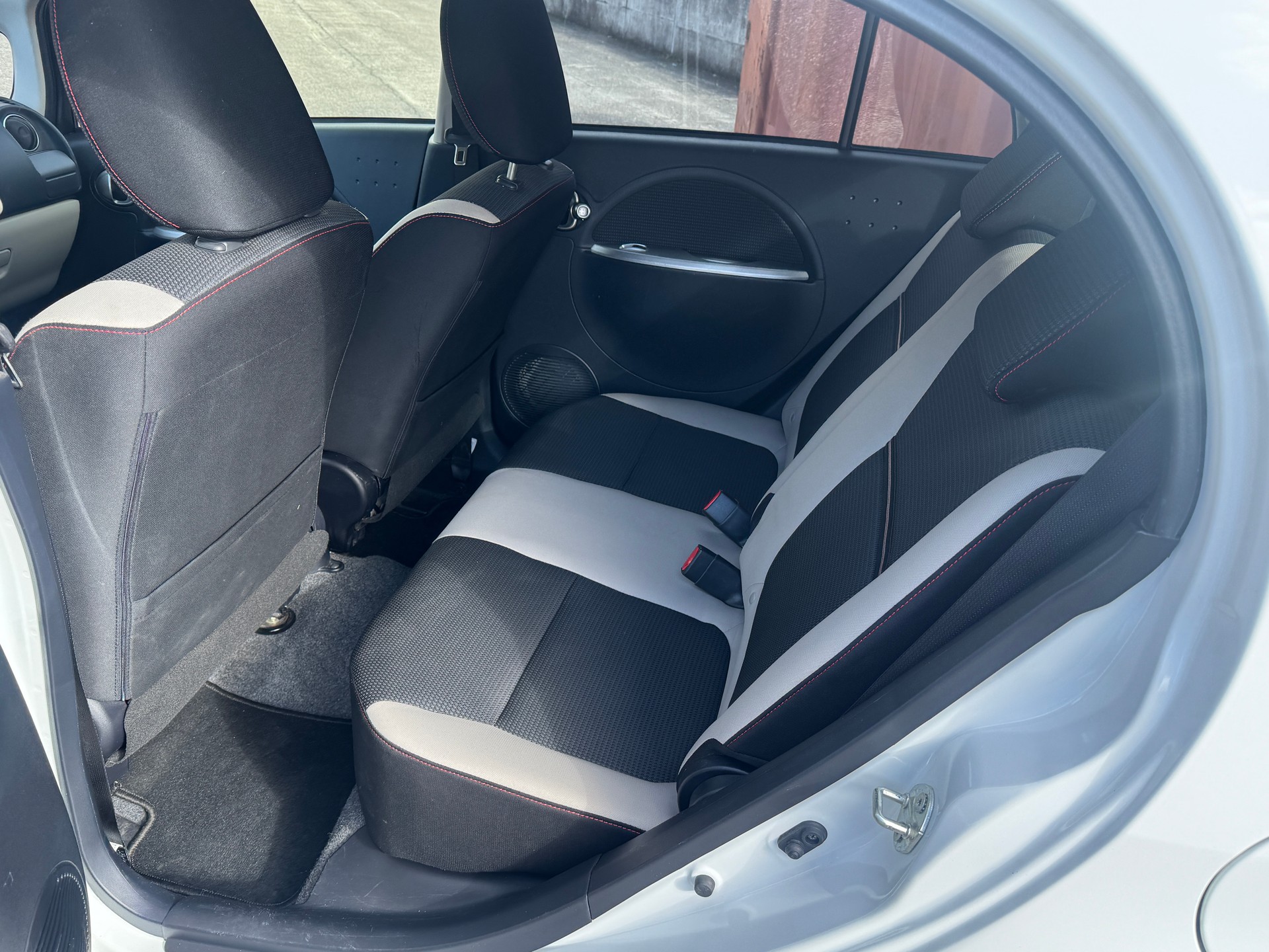 MITSUBISHI i-MiEV City Car Elektro Style-image-8