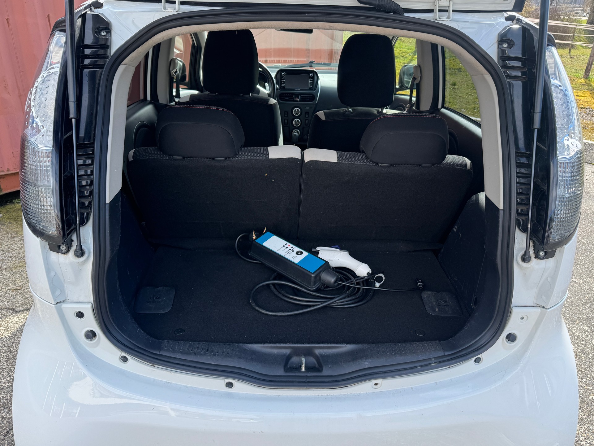 MITSUBISHI i-MiEV City Car Elektro Style-image-11