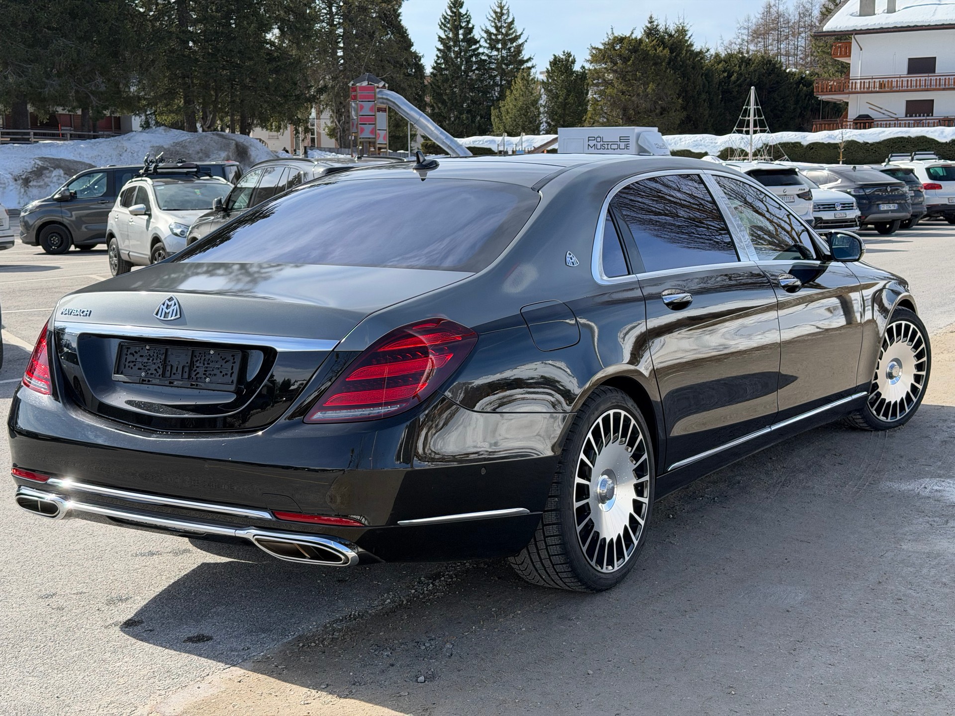 MERCEDES-BENZ Maybach S560 4Matic-image-1