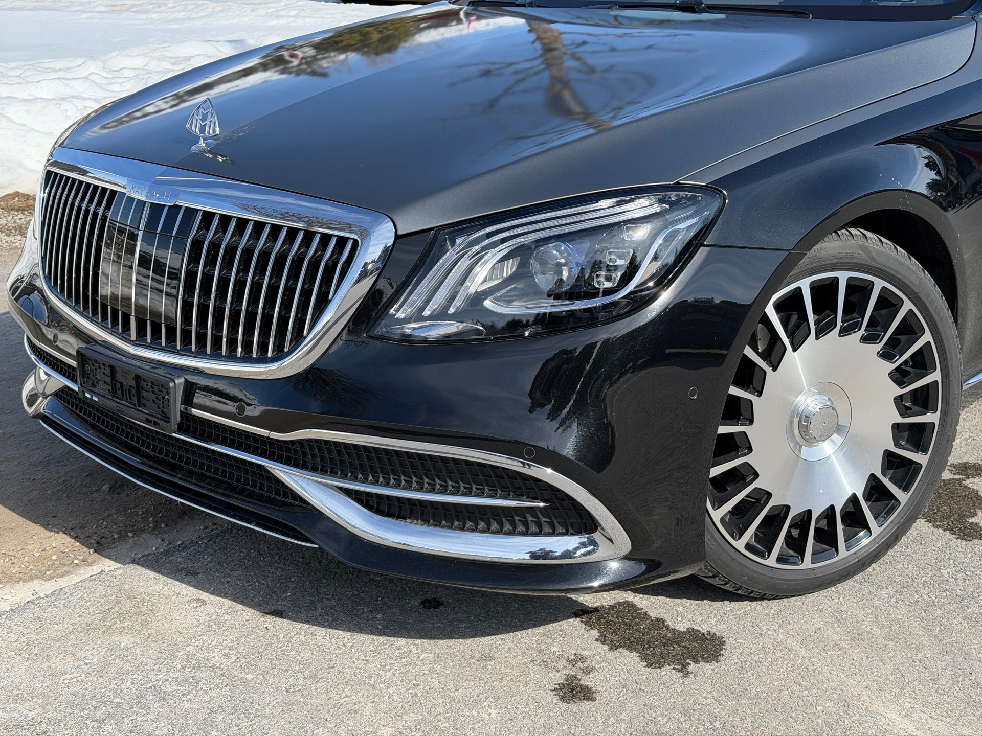 MERCEDES-BENZ Maybach S560 4Matic-image-5